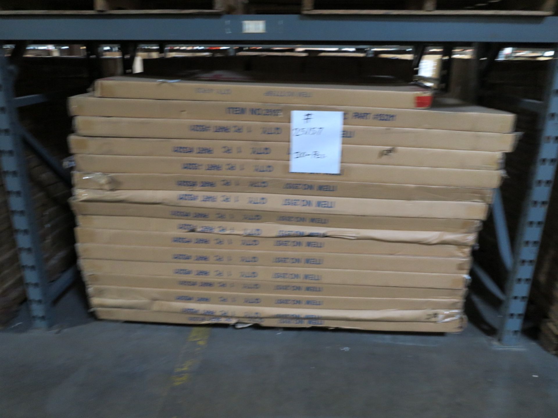 LOT - CONTENTS OF (3) SECTIONS OF PALLET RACK TO INCLUDE: ITEM #25157, BED / BATH FIXTURES; ITEM # - Bild 9 aus 12