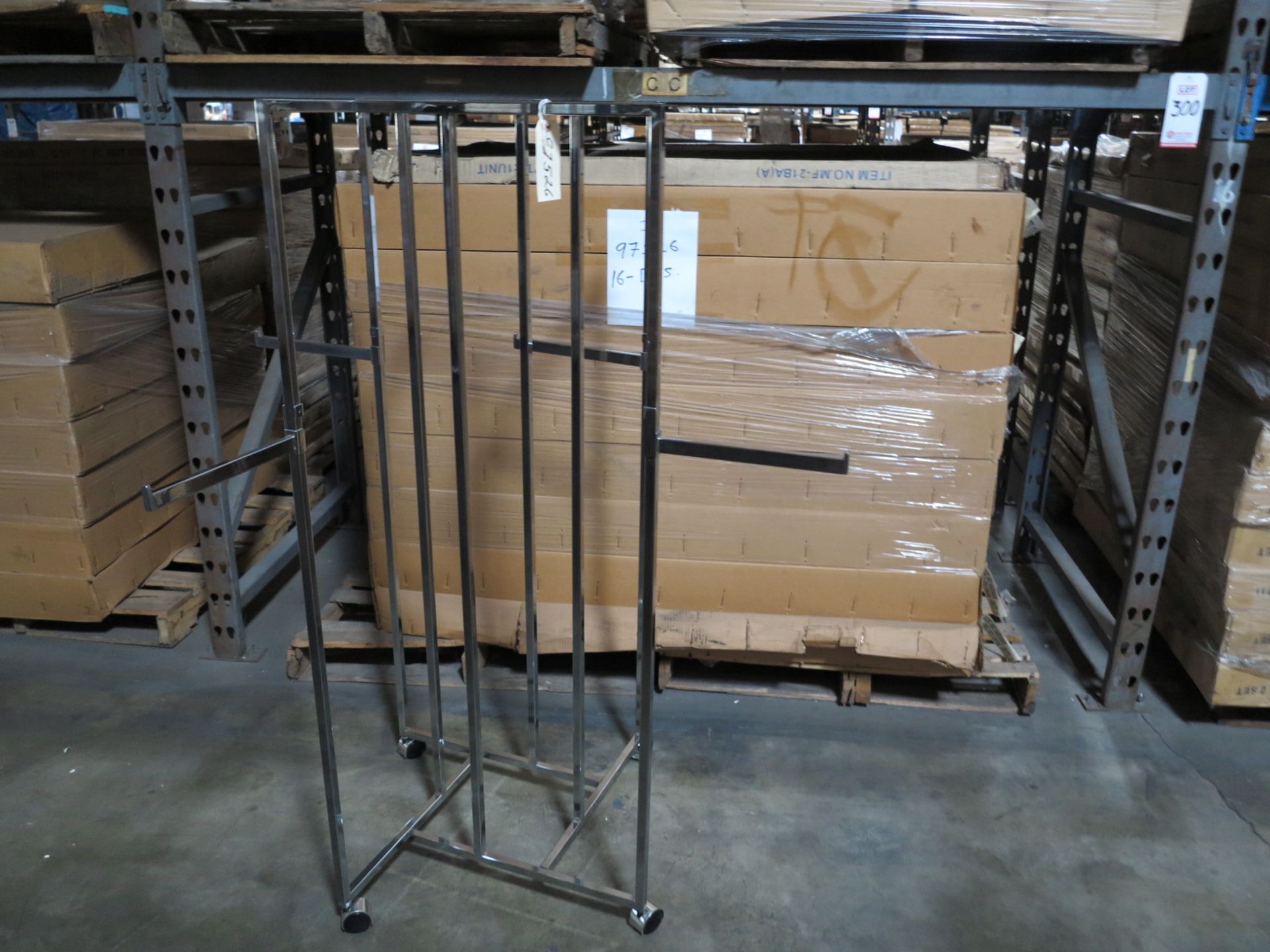 LOT - CONTENTS OF (3) SECTIONS OF PALLET RACK TO INCLUDE: ITEM # 26209, 2 WAY W (2) 15" STR. ARMS, - Bild 4 aus 12