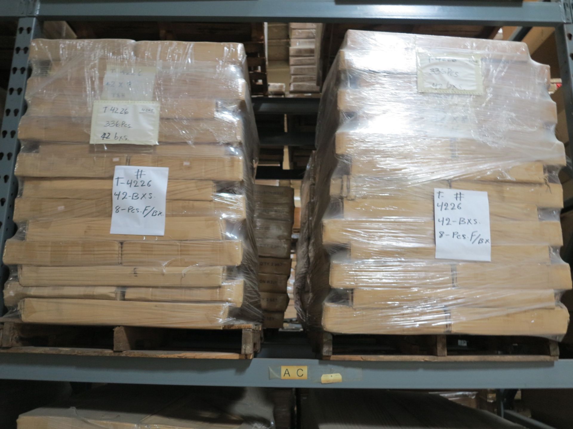 LOT - CONTENTS OF (3) SECTIONS OF PALLET RACK TO INCLUDE: ITEM # T4226, ARM STR. 16" - Bild 5 aus 10