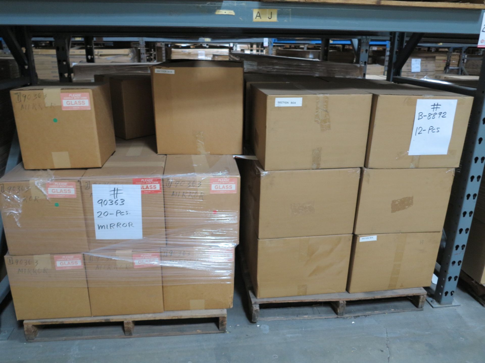 LOT - CONTENTS OF (3) SECTIONS OF PALLET RACK TO INCLUDE: ITEM # 90363, ACCESSORY STAND MIRROR, - Bild 3 aus 11