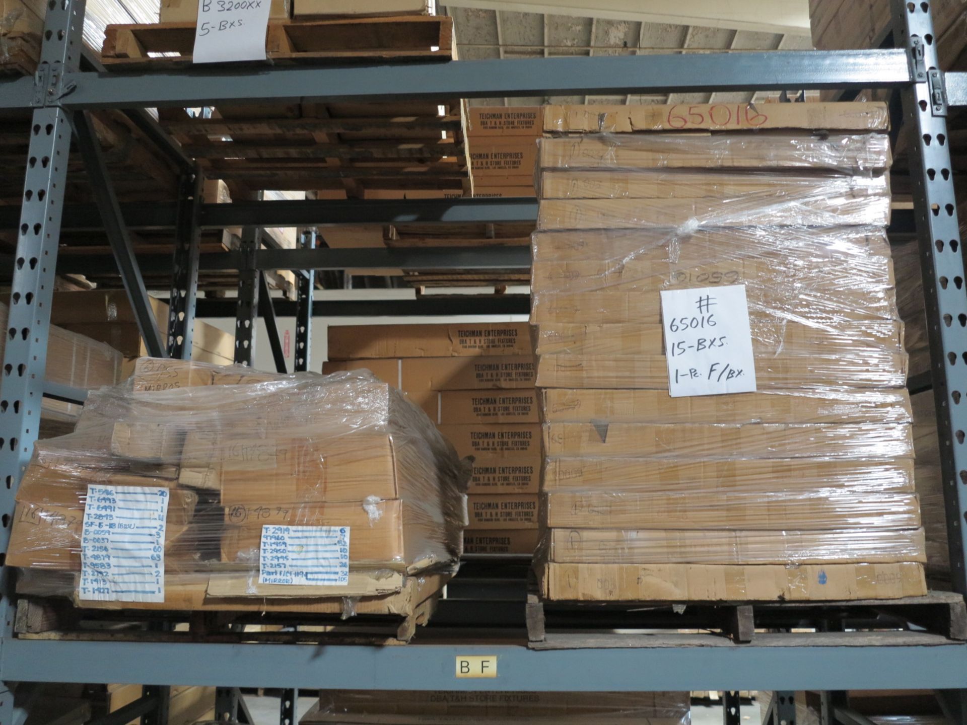 LOT - CONTENTS OF (3) SECTIONS OF PALLET RACK TO INCLUDE: ITEM # 10126, 2 WAY W (2) 16" STR. ARMS, - Bild 8 aus 12