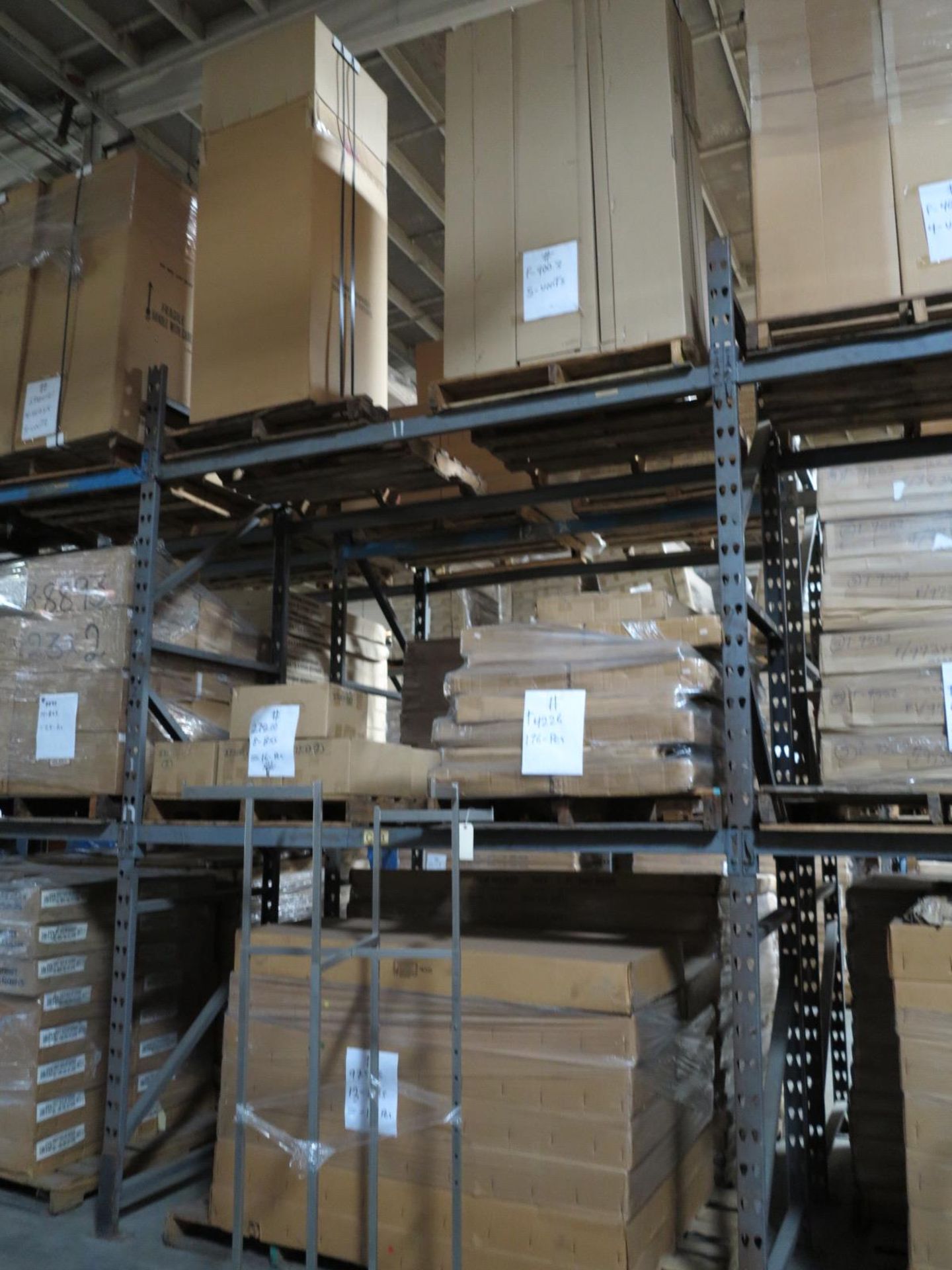 LOT - CONTENTS OF (3) SECTIONS OF PALLET RACK TO INCLUDE: ITEM # 26209, 2 WAY W (2) 15" STR. ARMS, - Bild 2 aus 12