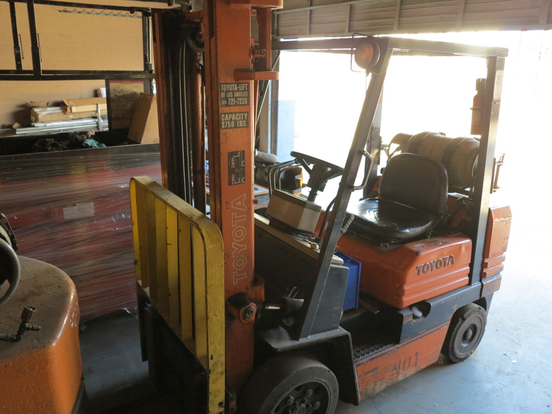 TOYOTA 4,750 LB LP FORKLIFT, MODEL 5FGC25, S/N 73125, OUT OF SERVICE - Image 2 of 3