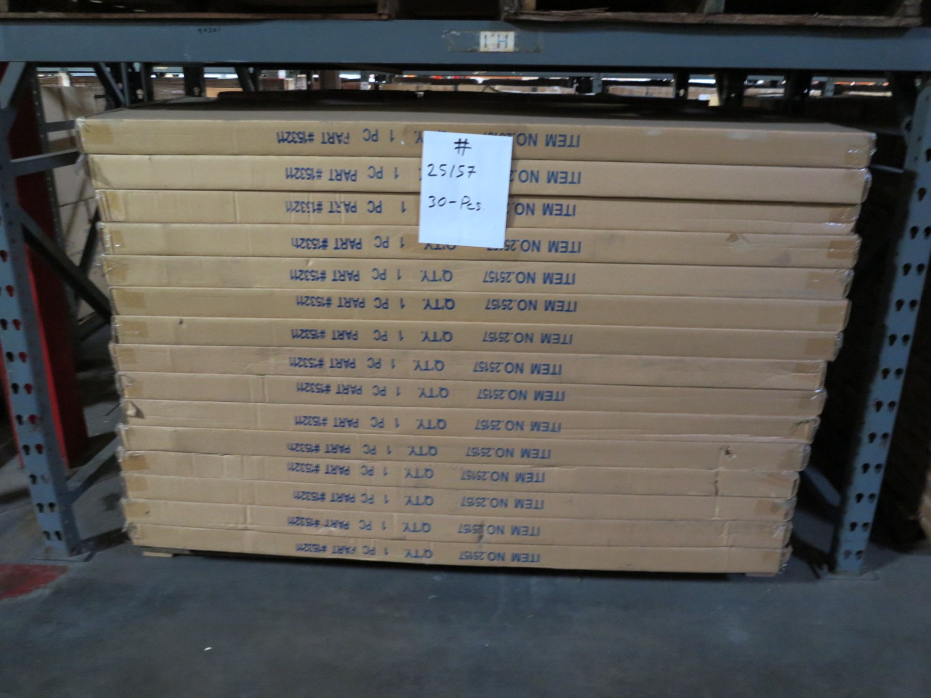 LOT - CONTENTS OF (3) SECTIONS OF PALLET RACK TO INCLUDE: ITEM #25157, BED / BATH FIXTURES; ITEM # - Bild 10 aus 12