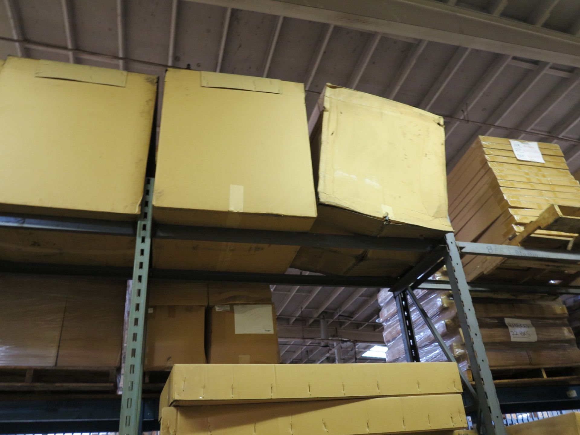 LOT - CONTENTS OF (2) SECTIONS OF PALLET RACK TO INCLUDE: MISC. RACKS - Bild 7 aus 9