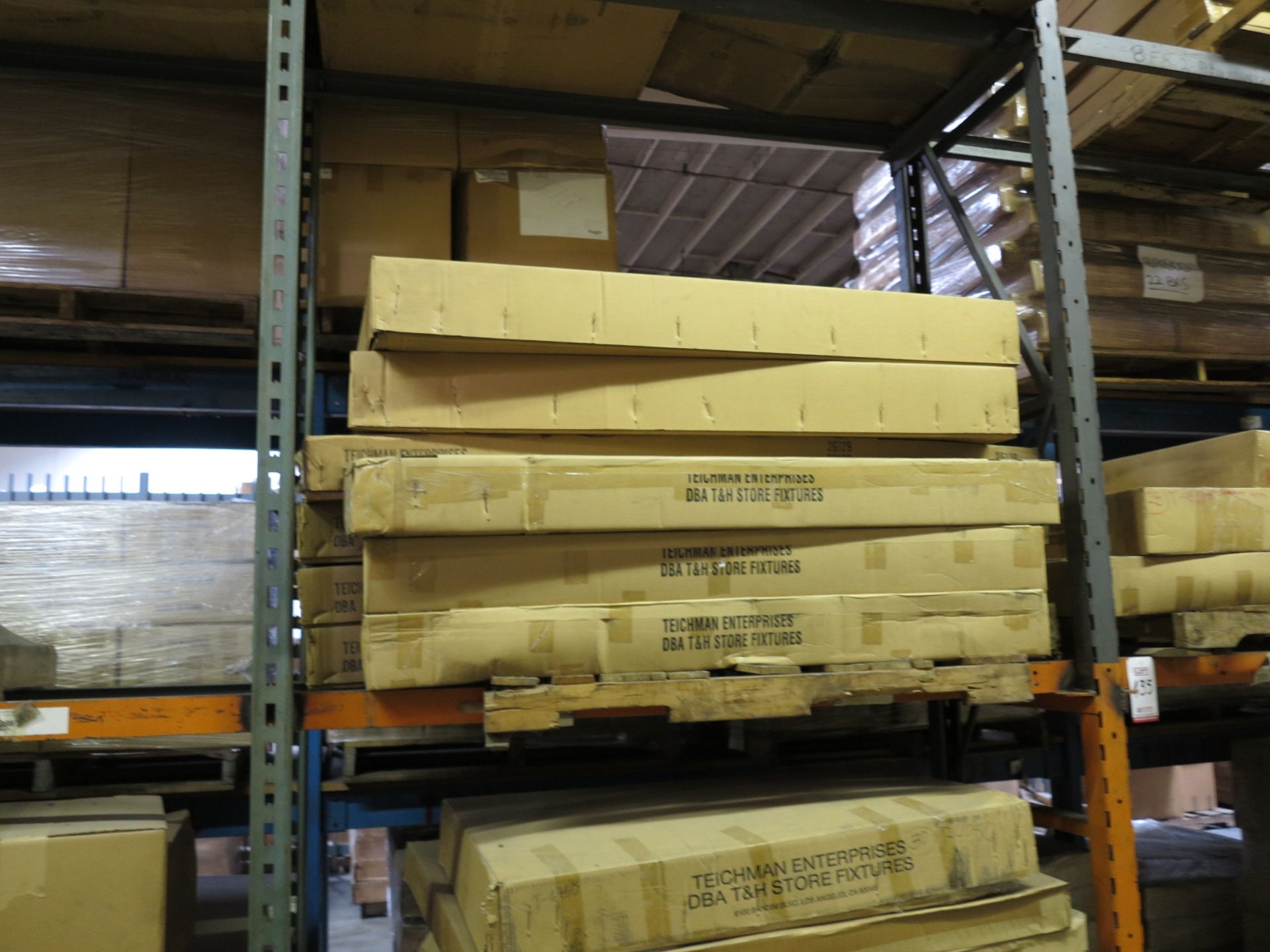 LOT - CONTENTS OF (2) SECTIONS OF PALLET RACK TO INCLUDE: MISC. RACKS - Bild 8 aus 9