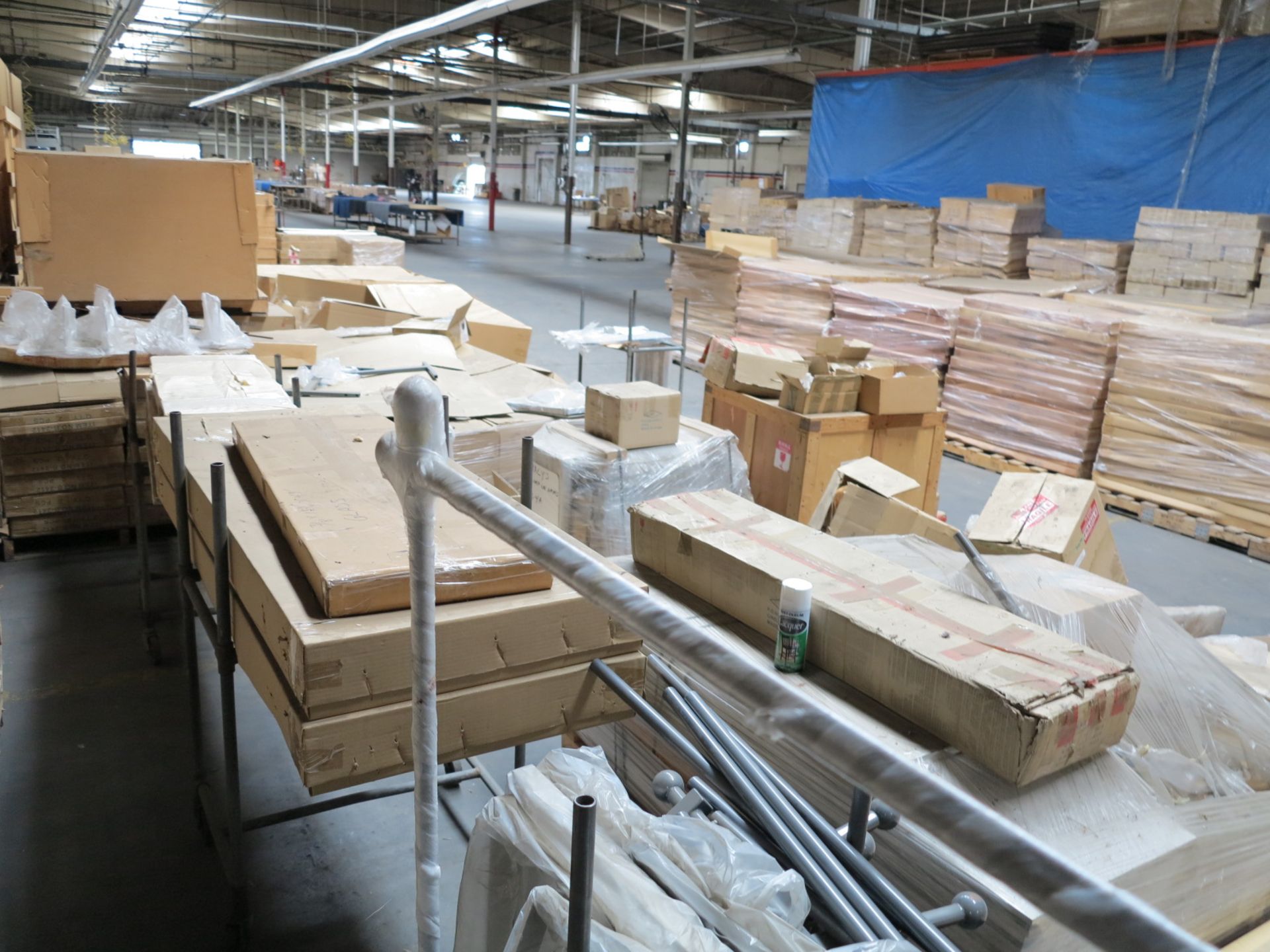 LOT - APPROX. (29) PALLETS ON FLOOR TO INCLUDE: ITEM #45427, WALL MOUNTING MIRROR, SATIN NICKEL FINI - Bild 8 aus 8
