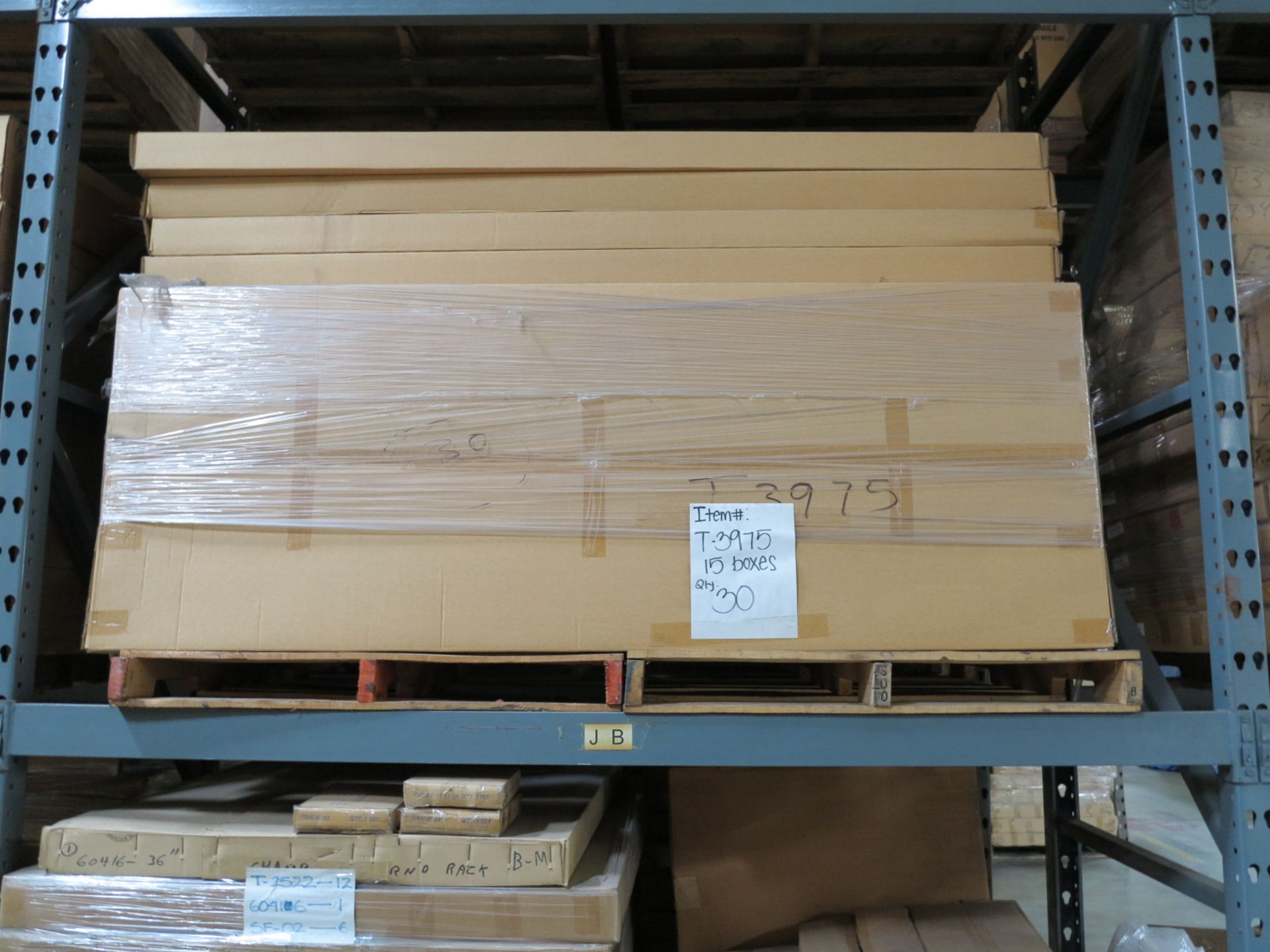 LOT - CONTENTS OF (2) SECTIONS OF PALLET RACK TO INCLUDE: ITEM # T3975, 2 TIER CLAMP ON - Bild 7 aus 8