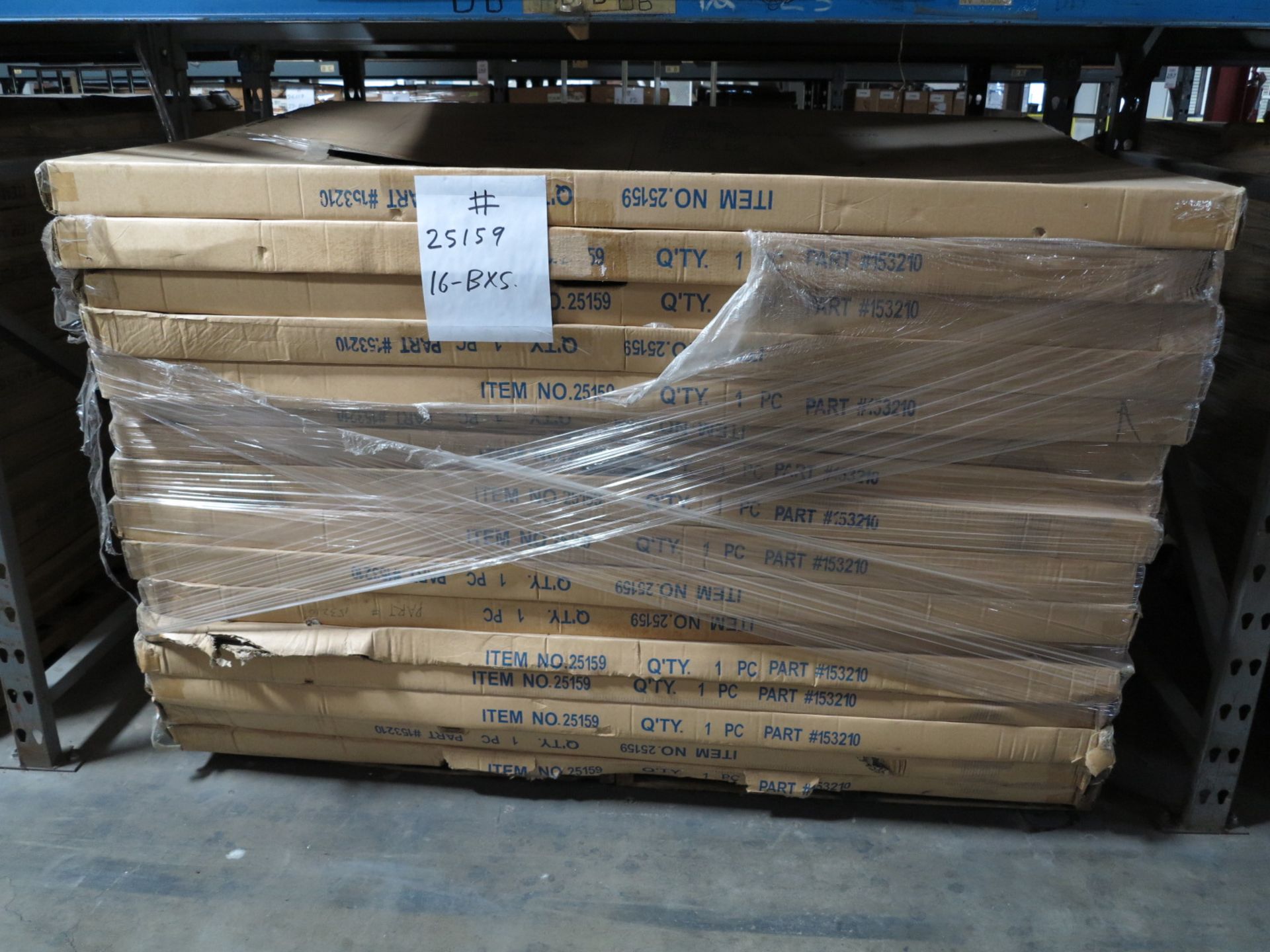 LOT - CONTENTS OF (2) SECTIONS OF PALLET RACK TO INCLUDE: ITEM # 26129, 2 WAY COSTUMER W CASTERS ( - Bild 8 aus 8