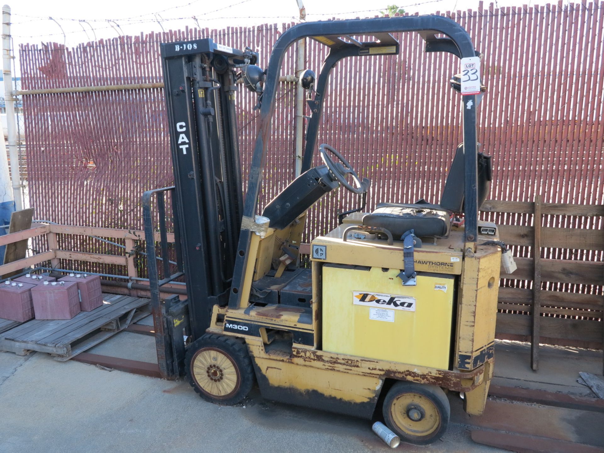 CATERPILLAR ELECTRIC FORKLIFT, MODEL M30D, 36 V, S/N 970151, 3-STAGE MAST, OUT OF SERVICE