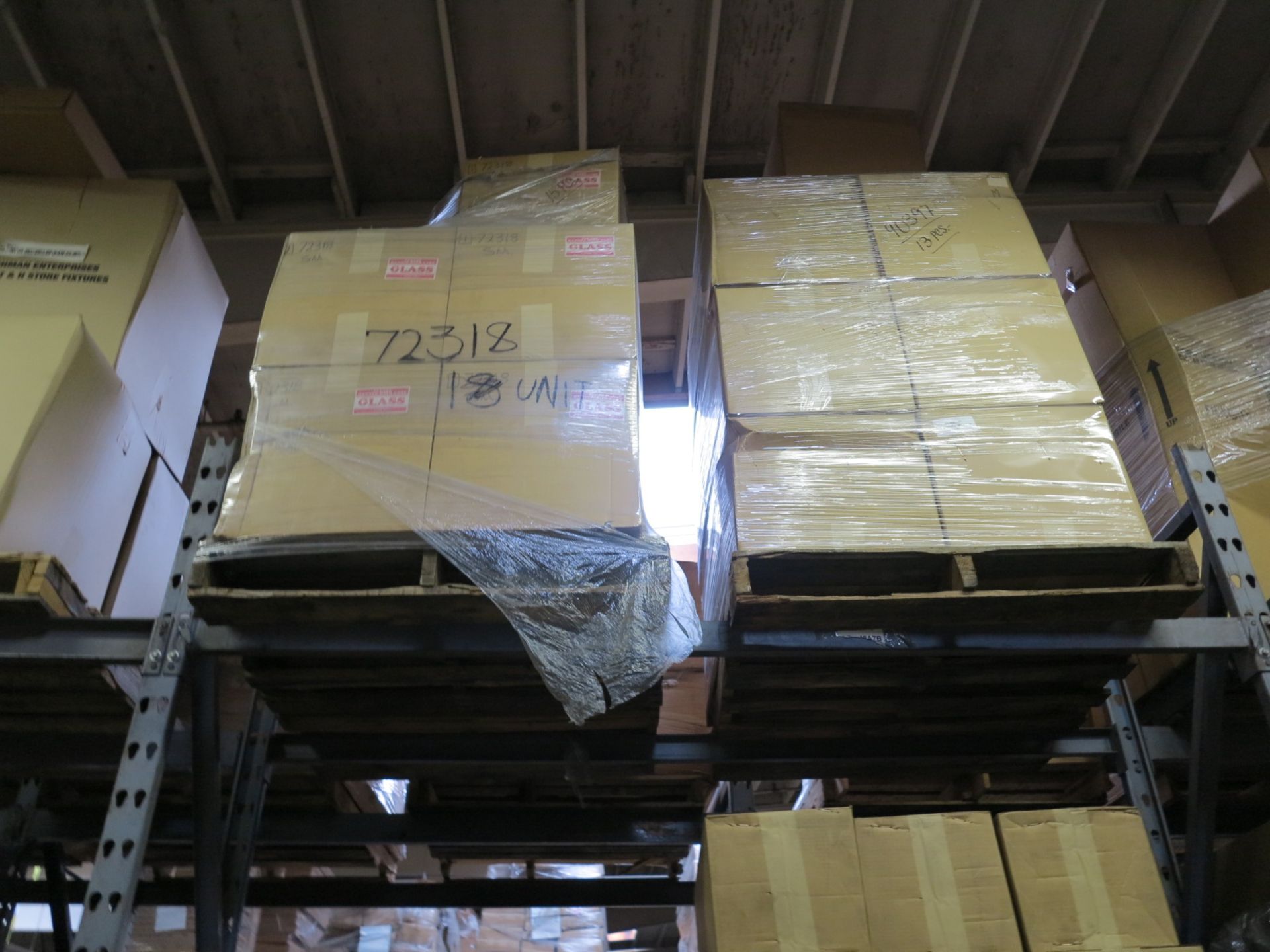 LOT - CONTENTS OF (2) SECTIONS OF PALLET RACK TO INCLUDE: CASTERS; ITEM # 80395, EARRING SPINNER W - Bild 6 aus 8