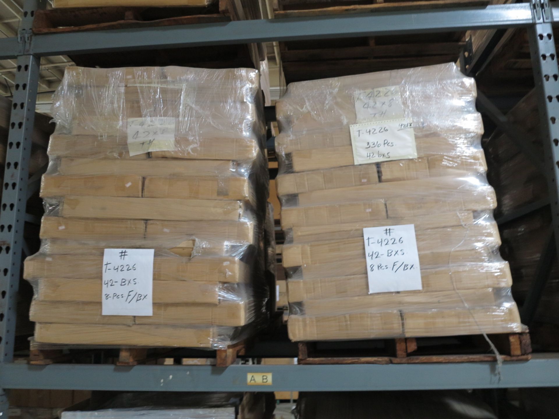 LOT - CONTENTS OF (3) SECTIONS OF PALLET RACK TO INCLUDE: ITEM # T4226, ARM STR. 16" - Bild 8 aus 10