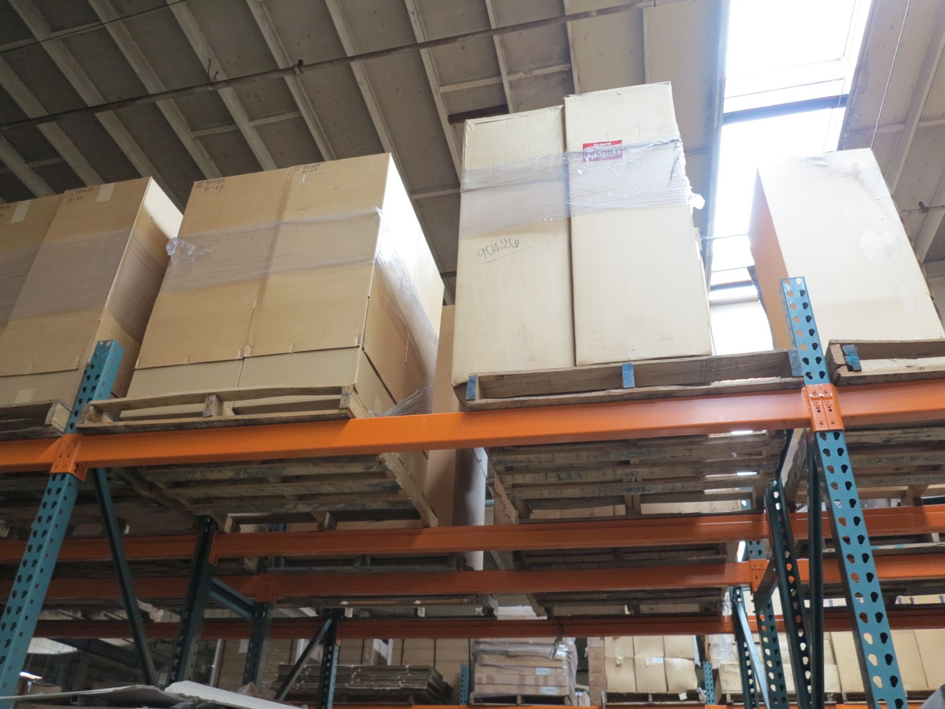 LOT - CONTENTS OF (2) SECTIONS OF PALLET RACK TO INCLUDE: ITEM #90425, PLATE STAND, TRIV. SATIN - Bild 6 aus 8