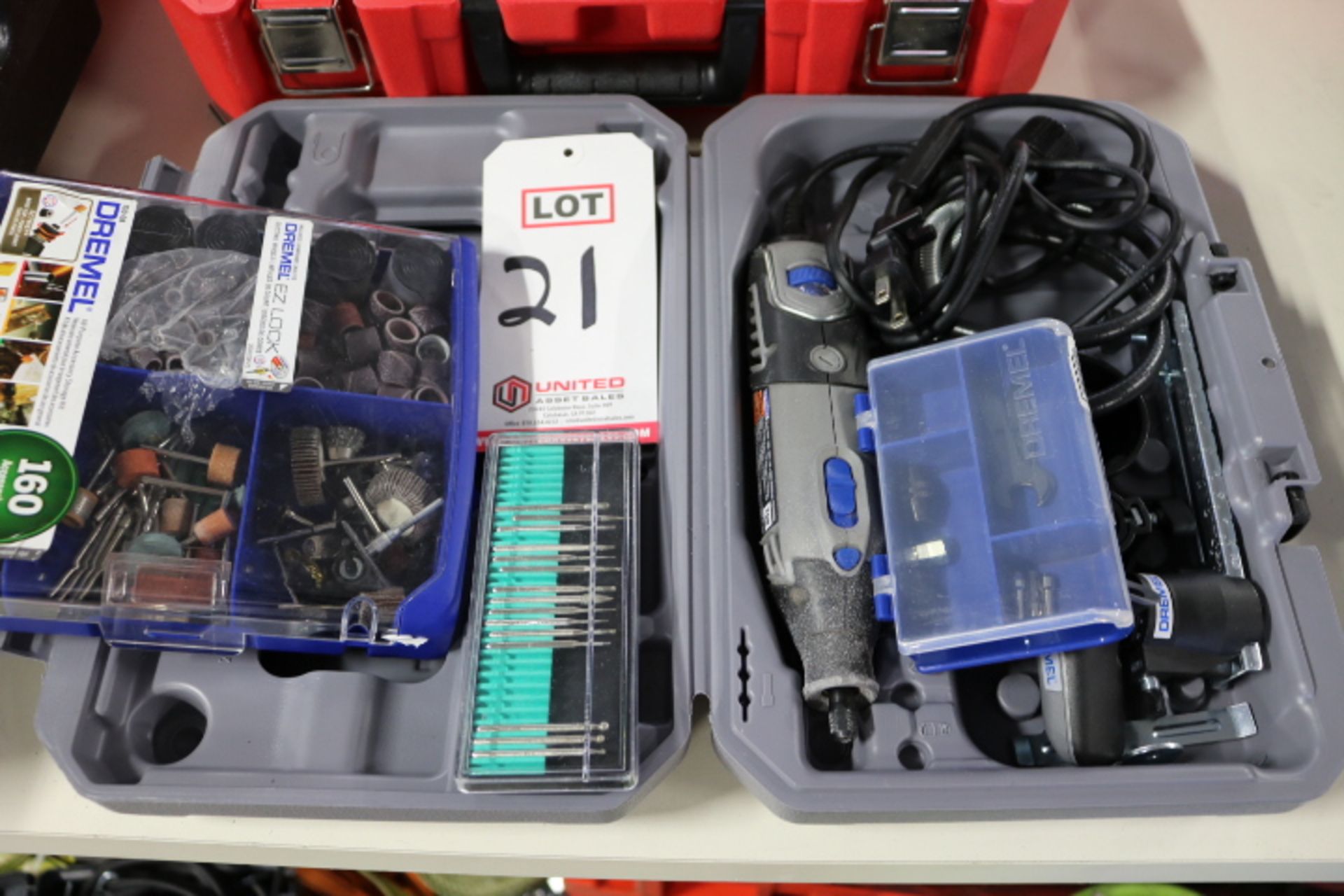 LOT - DREMEL MODEL 4000 1.6 AMP VARIABLE SPEED CORDED ROTARY KIT, W/ CASE AND MANY EXTRA