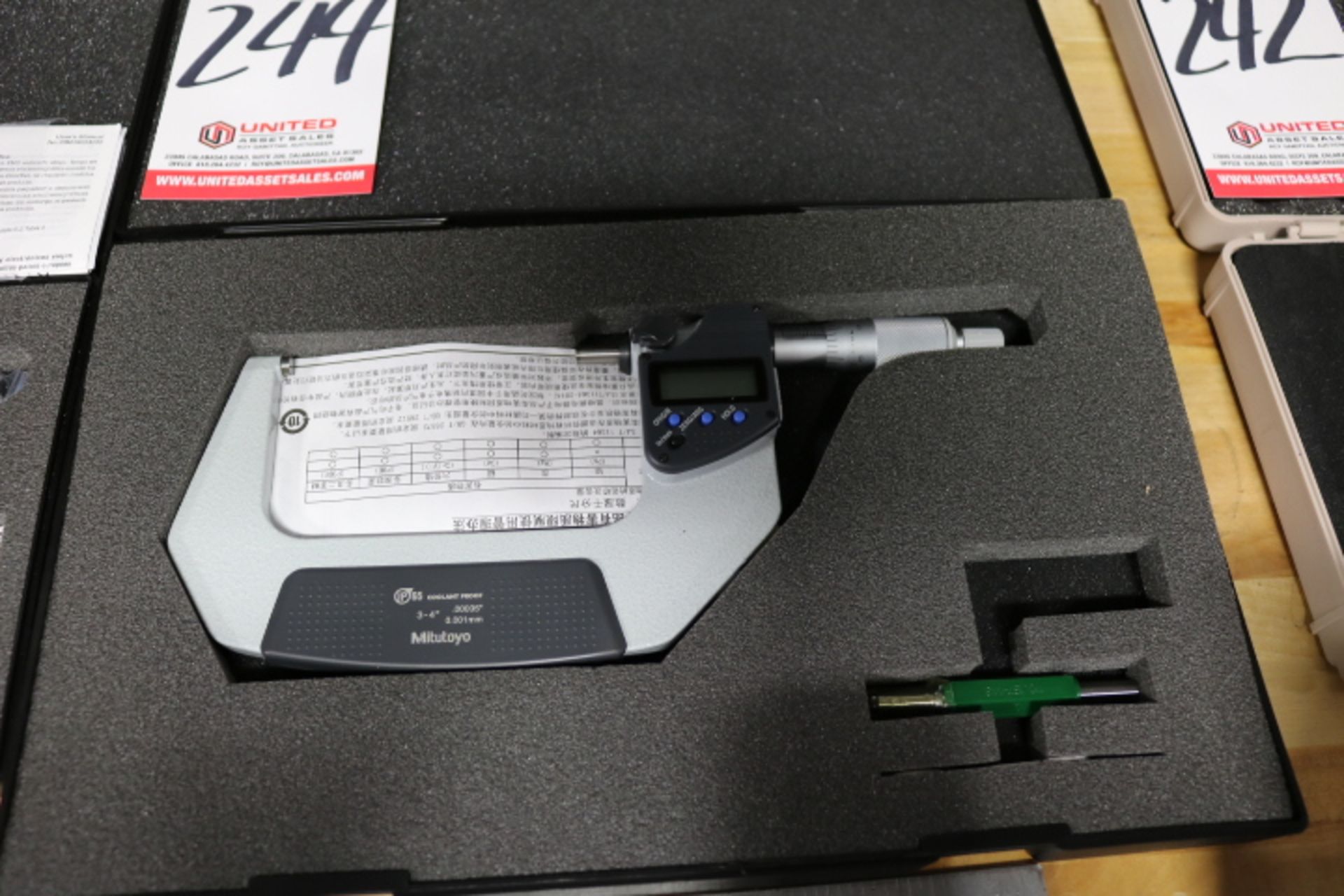 MITUTOYO 3-4" DIGITAL MICROMETER, COOLANT PROOF, W/ CASE AND PAPERWORK