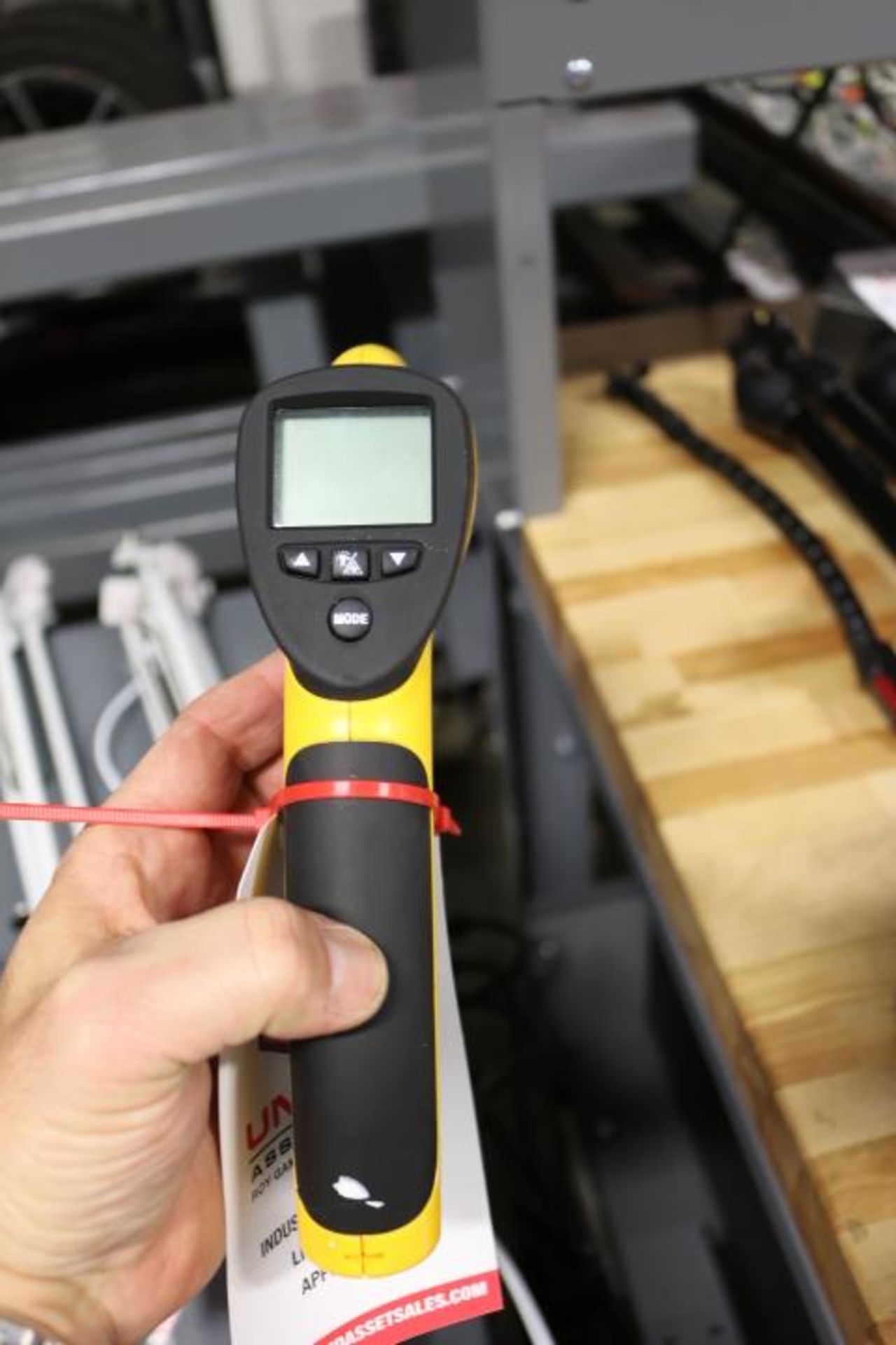 TRACEABLE CONTROL COMPANY HIGH TEMPERATURE INFRARED THERMOMETER - Image 2 of 2