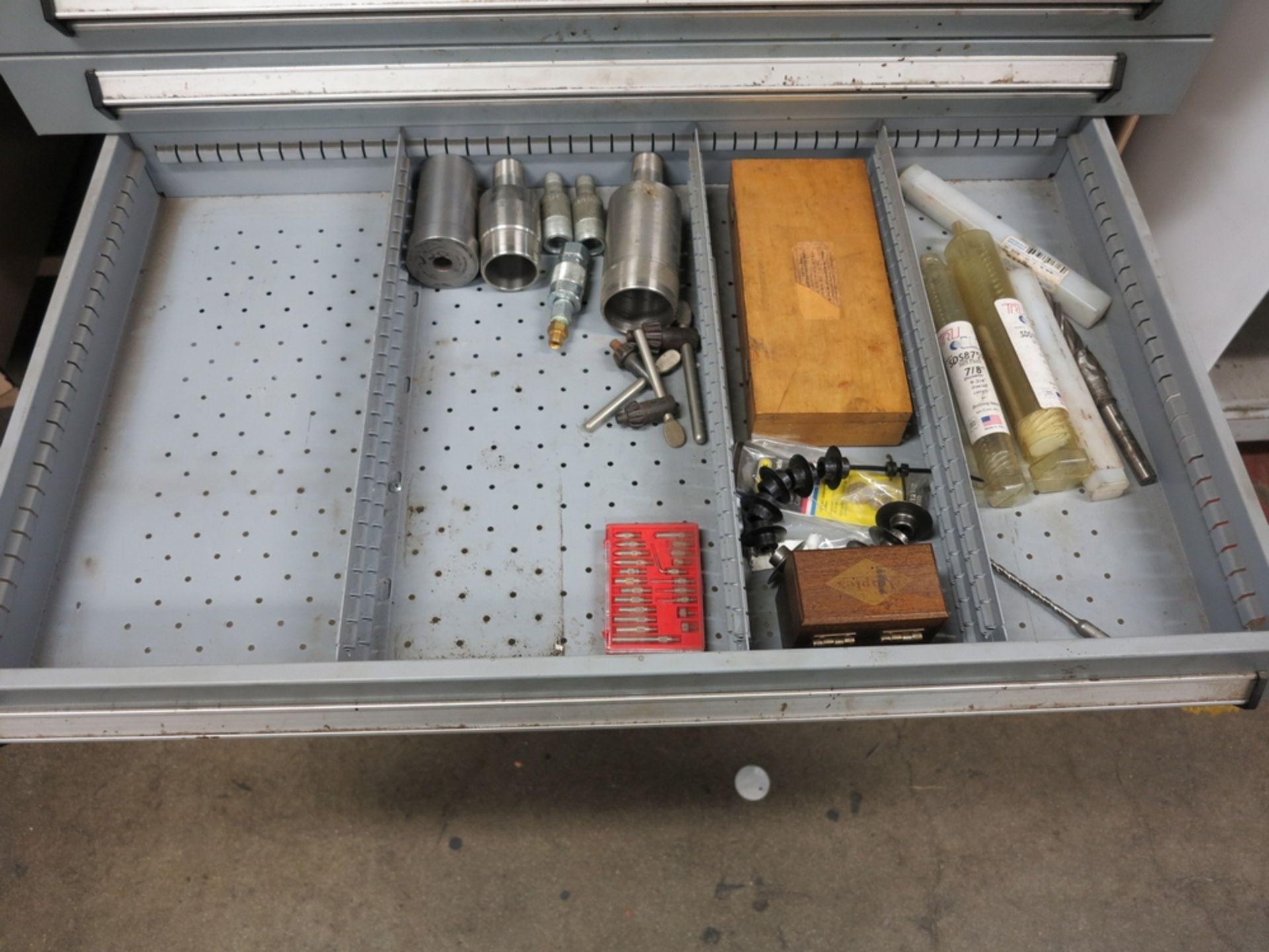 LOT - LISTA 5-DRAWER PARTS/TOOL CABINET W/ CONTENTS OF FITTINGS, TOOLS, ETC. AND 3-DRAWER STEEL - Image 7 of 9