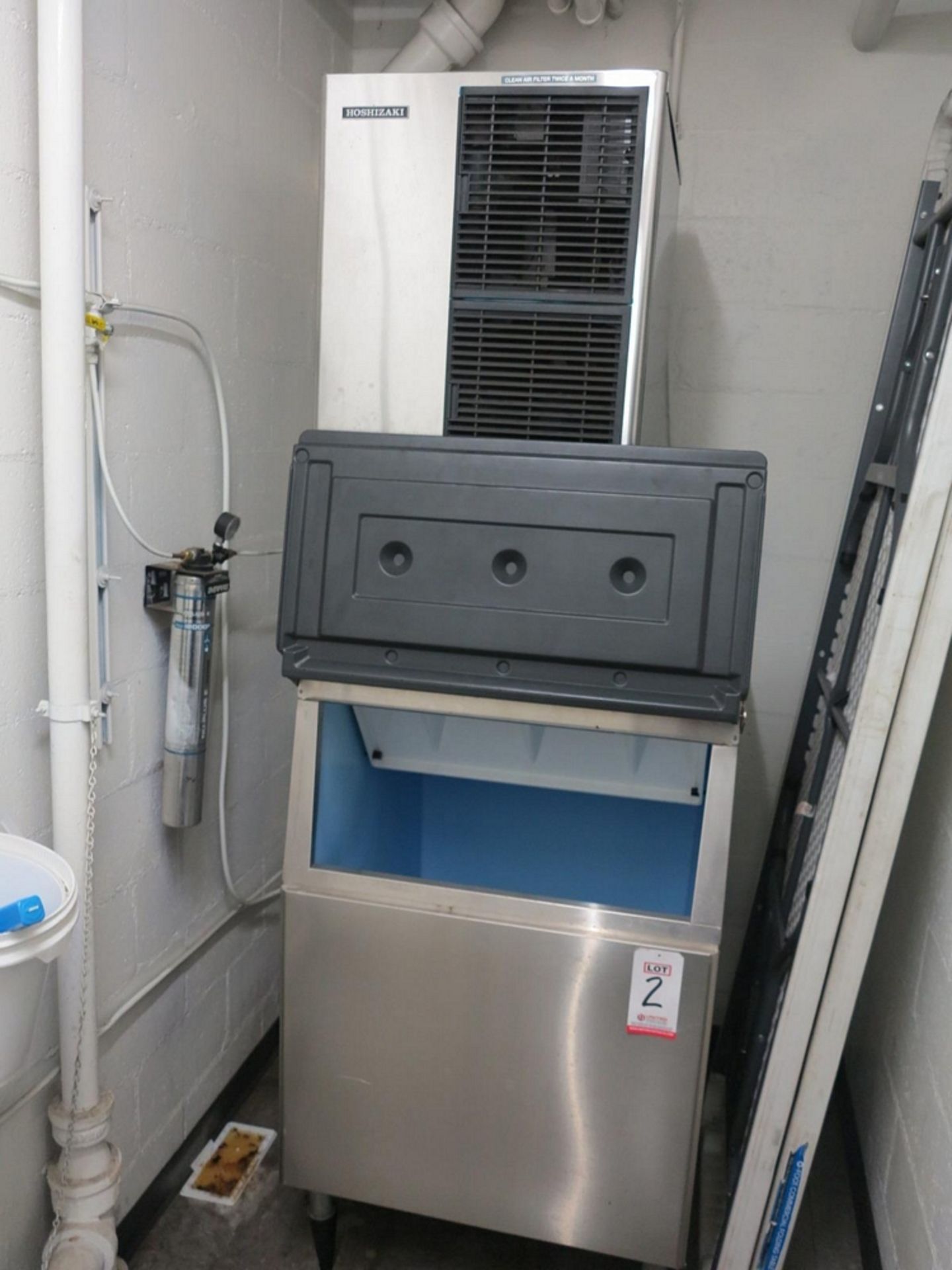 HOSHIZAKI HOTEL-STYLE ICEMAKER