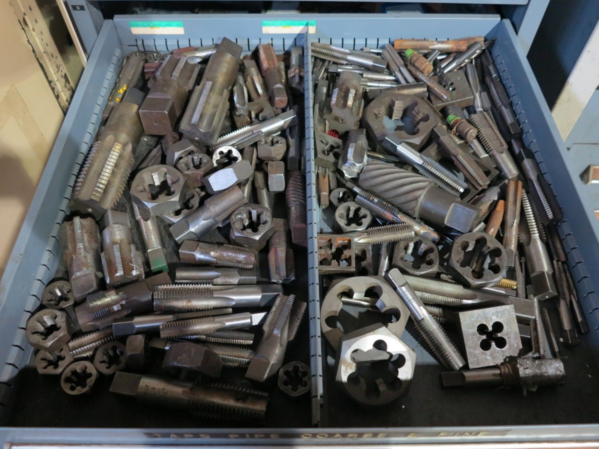 STANLEY VIDMAR 9-DRAWER TOOL CABINET W/ CONTENTS OF HOT GLOVES, TAPER SLEEVES, TAPS & DIES, - Image 5 of 10