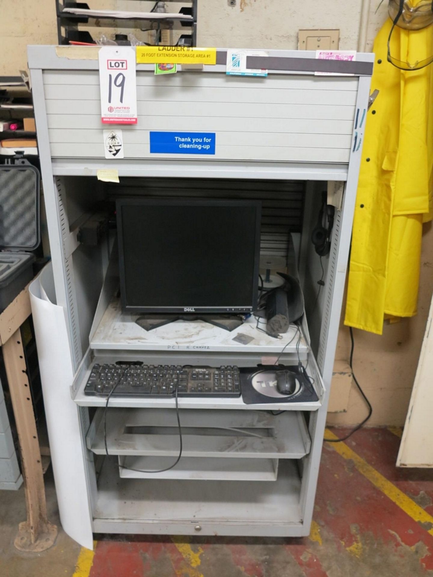 PORTABLE COMPUTER CABINET W/ MONITOR AND KEYBOARD