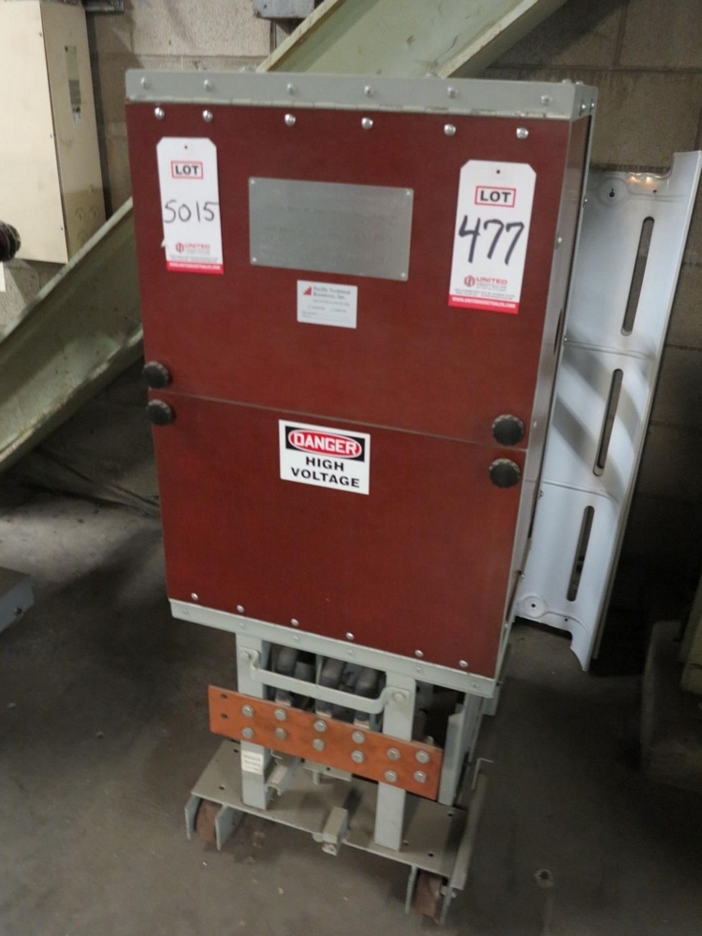 ALLIS CHALMERS TYPE MA-250-A CIRCUIT BREAKER, 5 KV, 1200 A, CURRENTLY DESIGNATED AS A GROUND AND