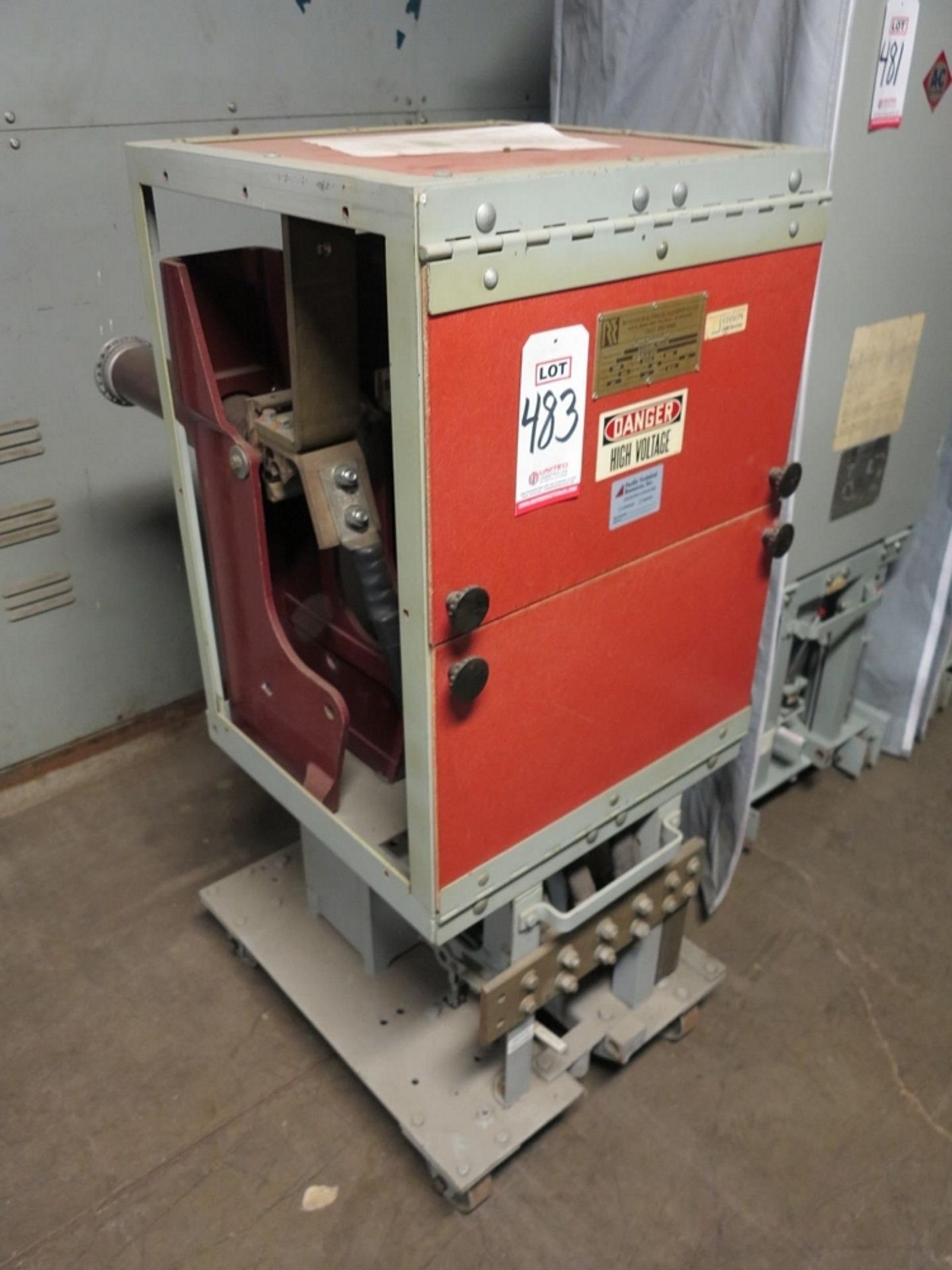 ALLIS CHALMERS TYPE MA-250-A CIRCUIT BREAKER, 5 KV, 1200 A, CURRENTLY DESIGNATED AS A GROUND AND