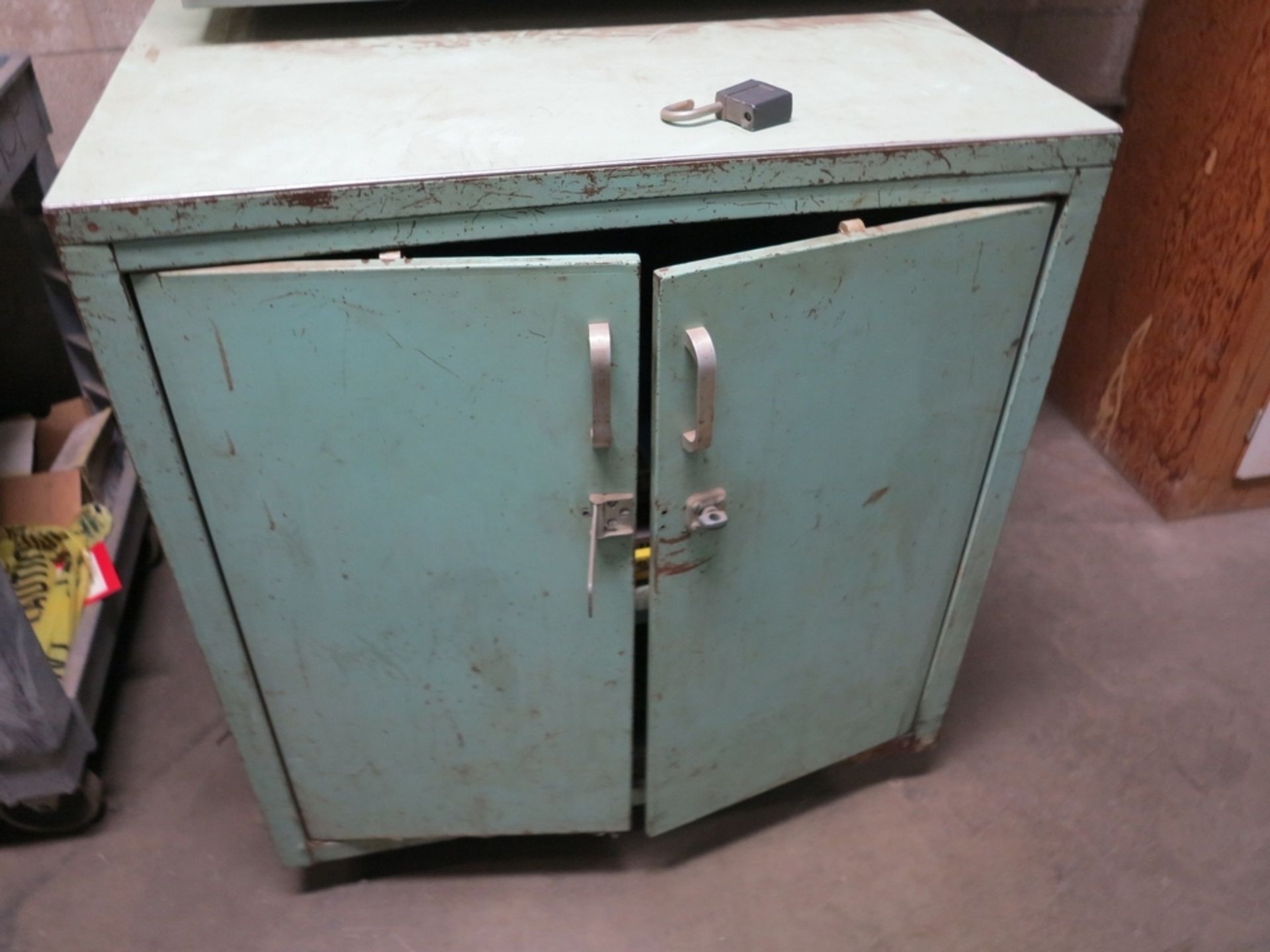 LOT - 2-DOOR STORAGE CABINET, FOREMAN'S DESK AND SMALL 2-DOOR STORAGE CABINET W/ CONTENTS - Image 4 of 5