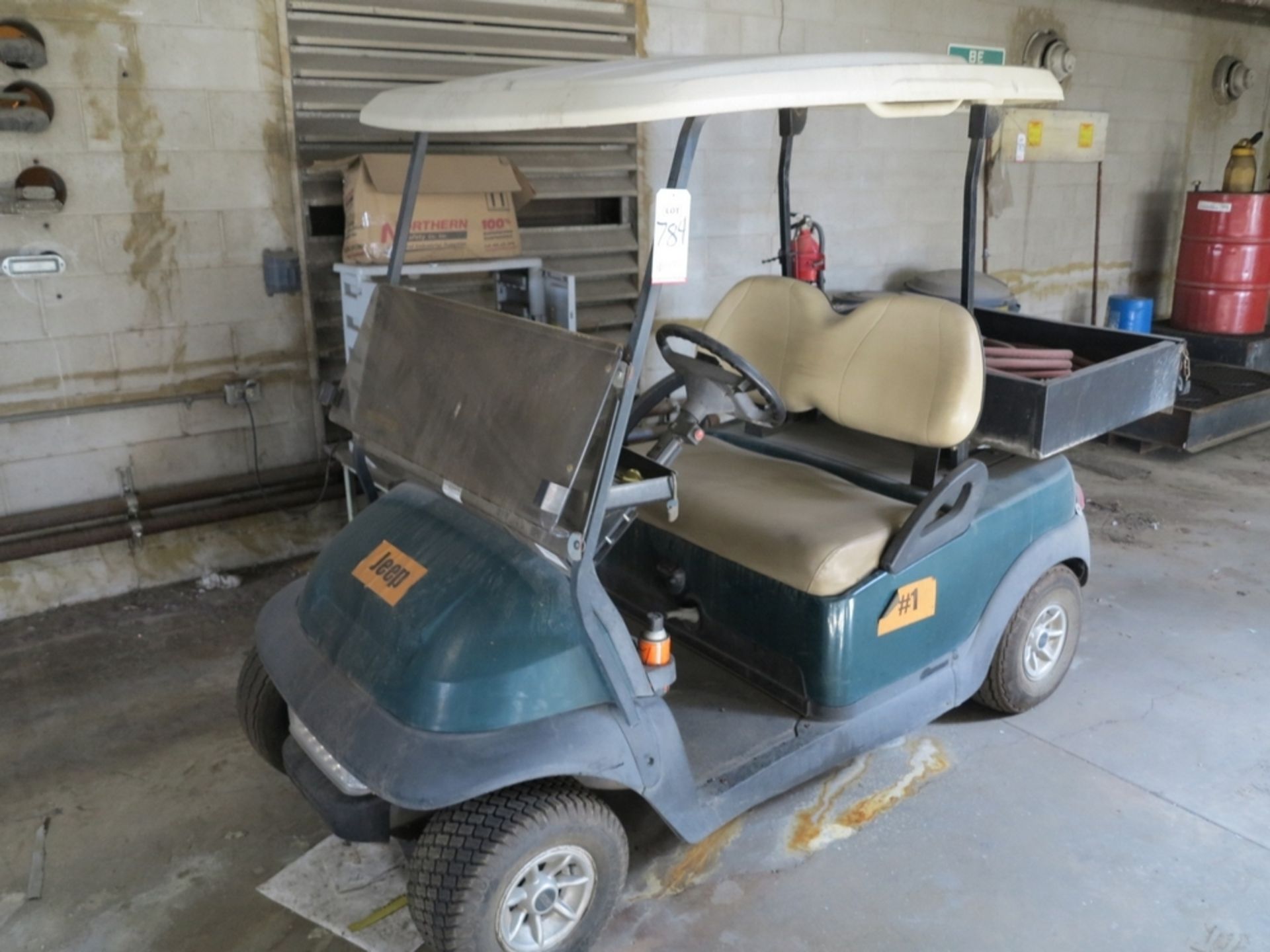 CLUB CAR ELECTRIC GOLF CART W/ UTILITY BED - Image 2 of 2