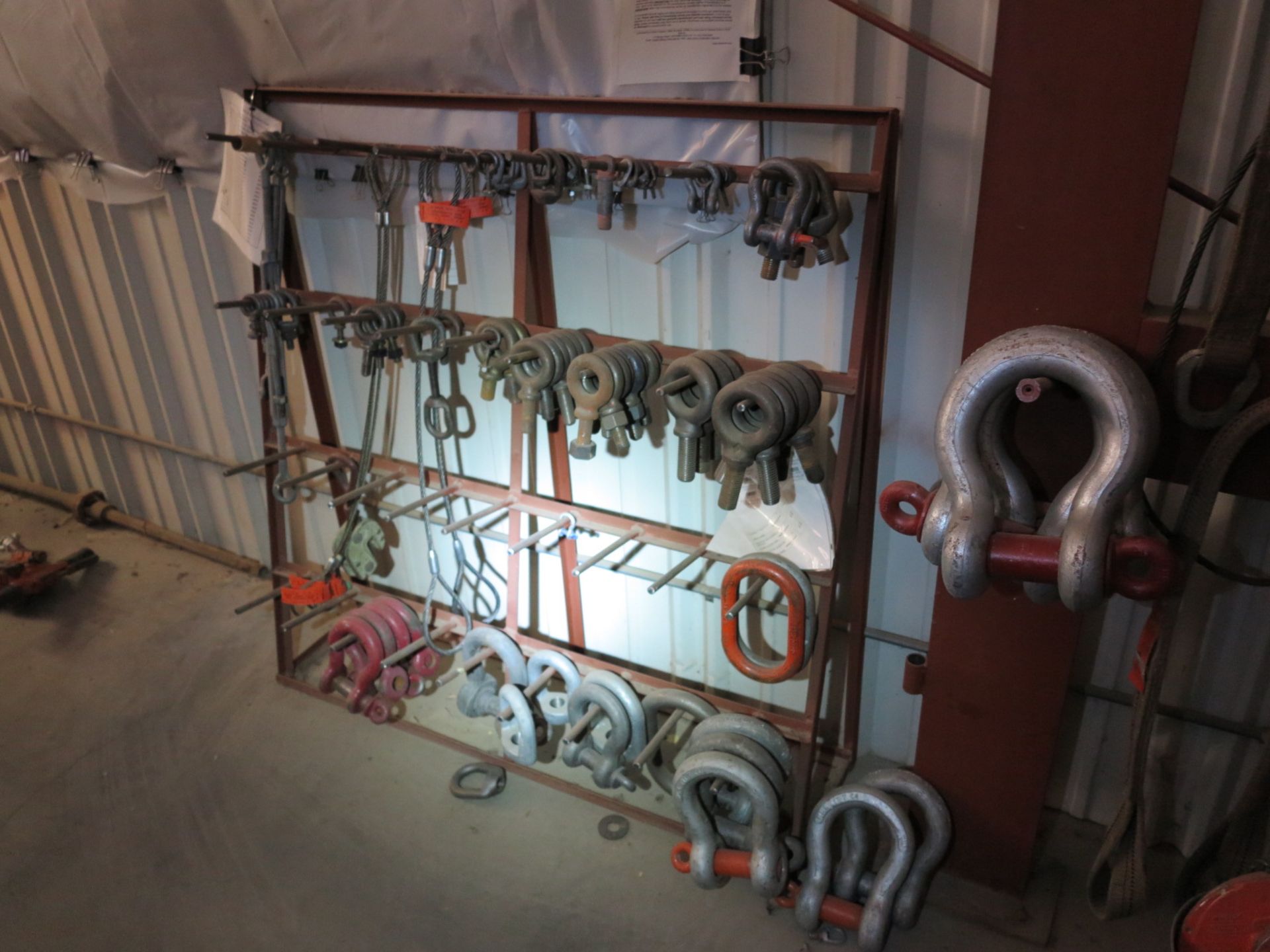 LOT - (6) HAND CHAIN HOISTS, SHACKLES, LIFTING EYES, STEEL LIFTING CABLES - Image 4 of 6