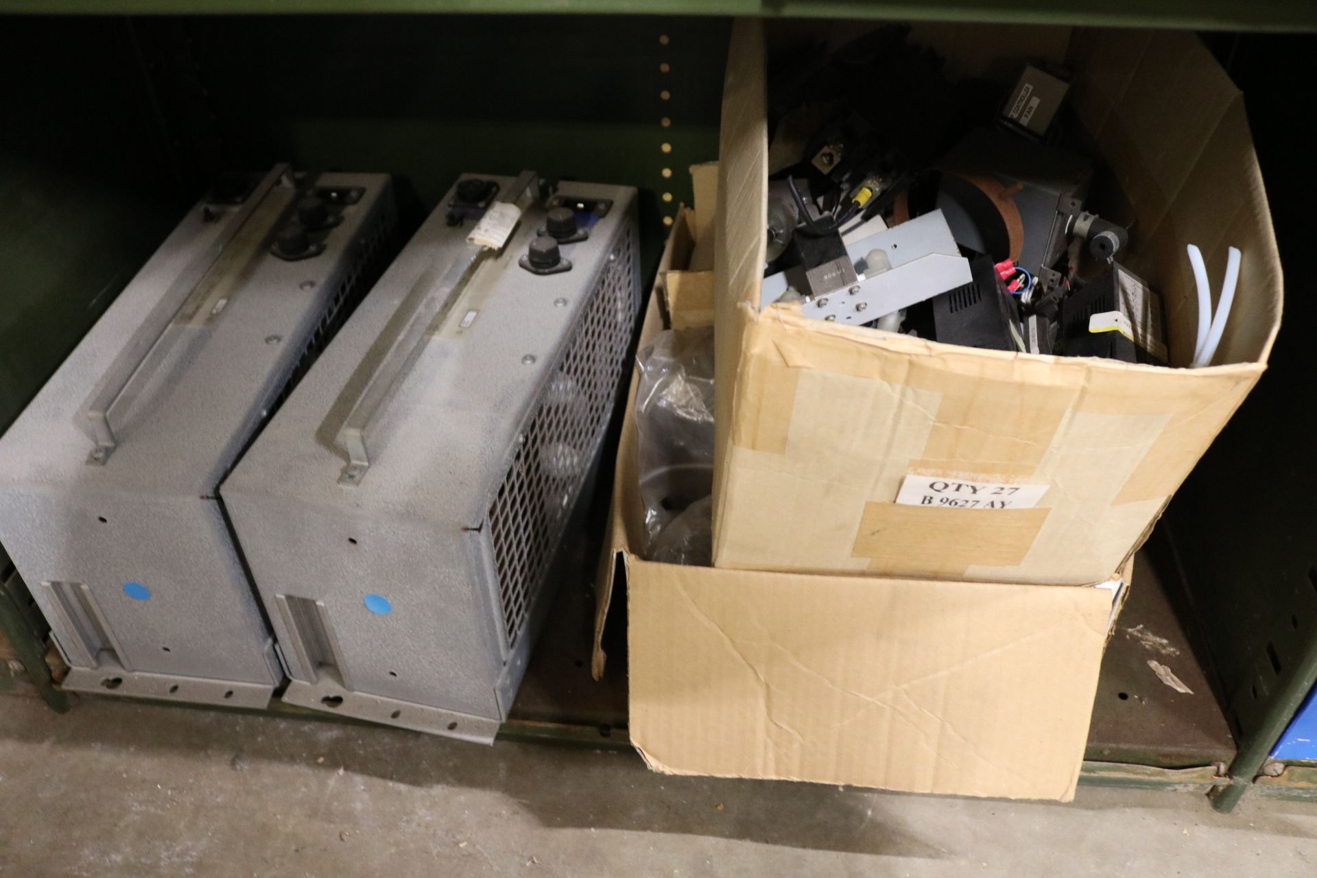 LOT - (2) HORIBA CMA-323 NOX AND O2 GAS ANALYZERS, (2) RELIANCE VIBRATION MONITORS, ABB DCS SYSTEM - Image 4 of 5