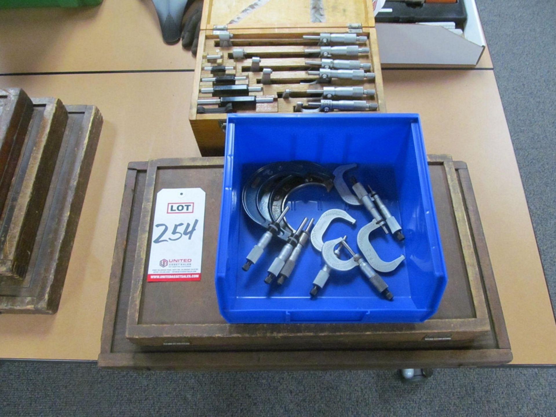 LOT - ASSORTED MICROMETERS