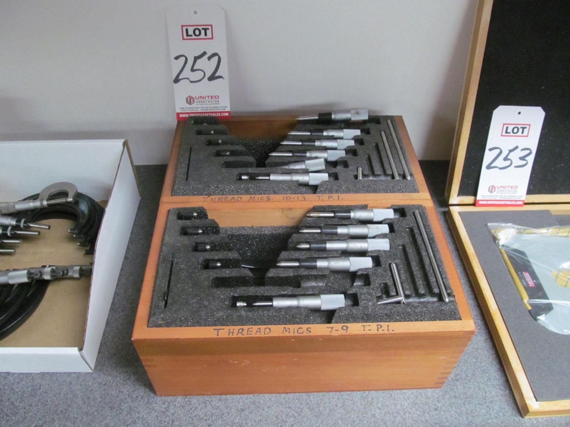 LOT - ASSORTED THREAD MICROMETERS