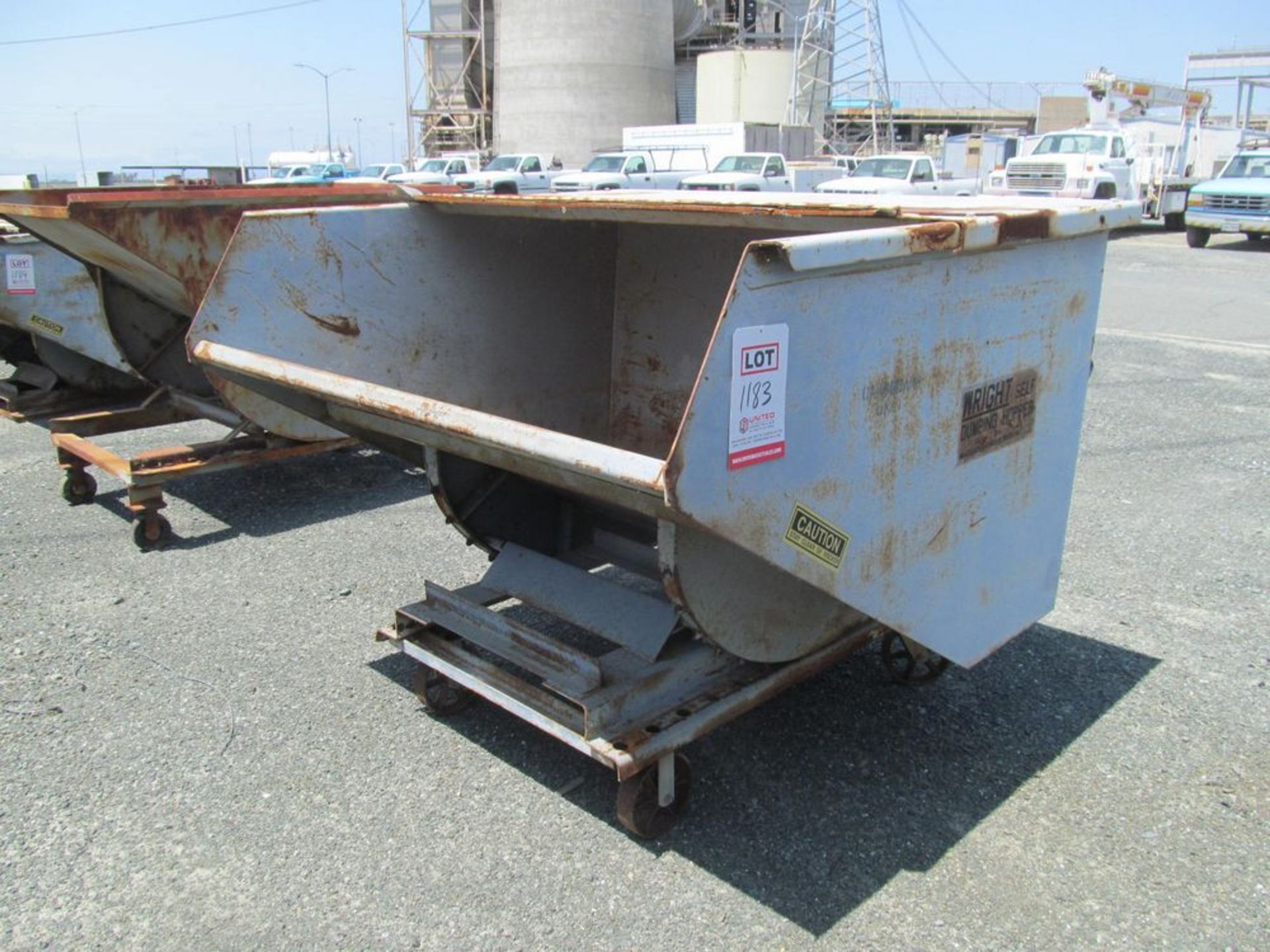 2 YARD WRIGHT SELF DUMPING HOPPER