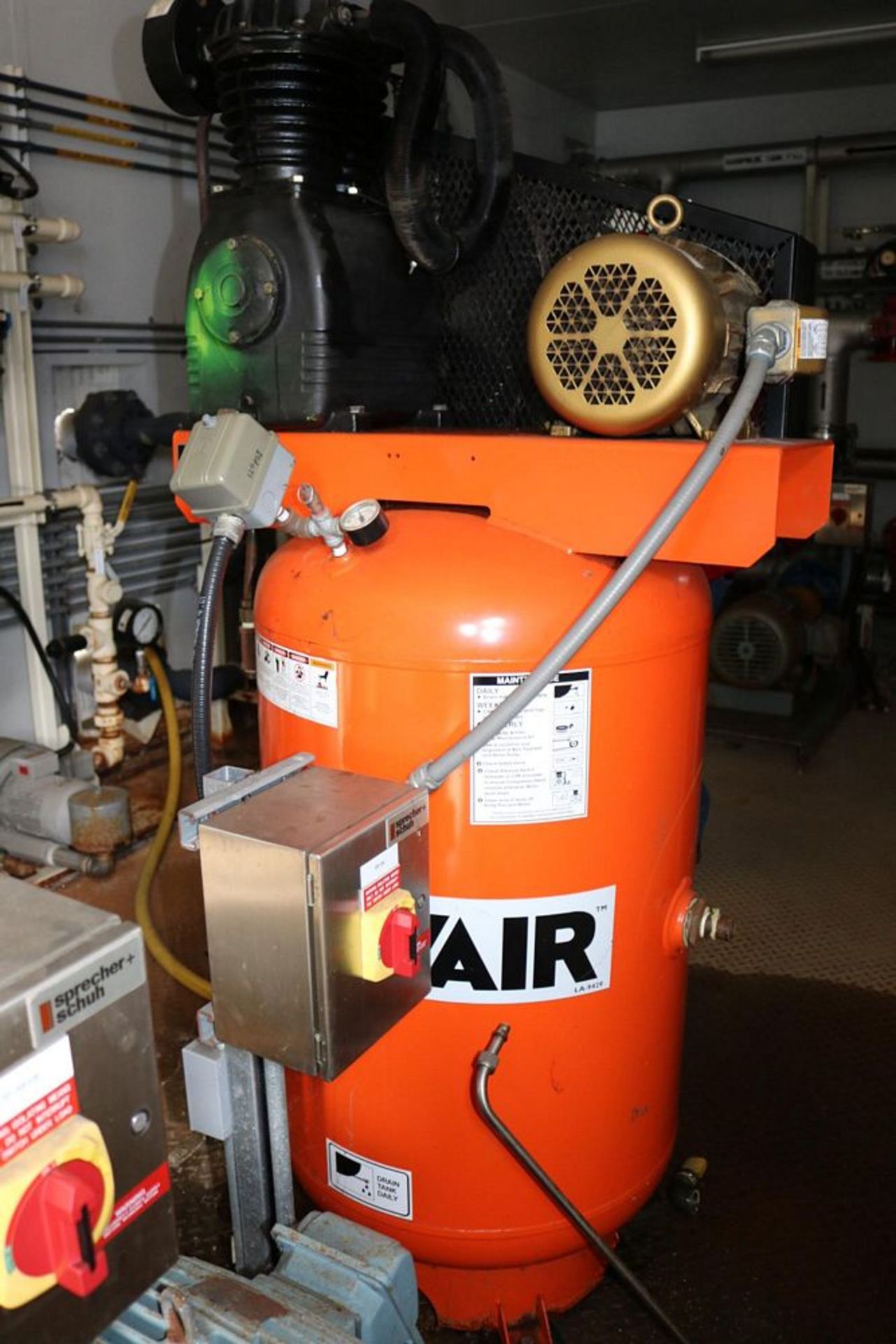 WATER TREATMENT BUILDING AND CONTENTS WITH MCC ROOM, ZENON MODEL 30029 VACUUM PUMPS, TANK MOUNTED - Image 7 of 21