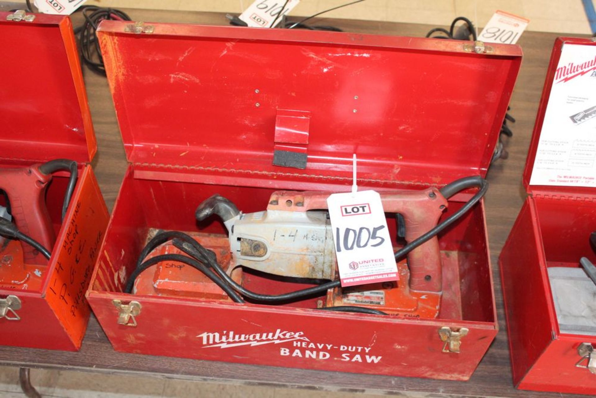 MILWAUKEE PORTABLE BAND SAW W/ CASE, (LUNCHROOM)