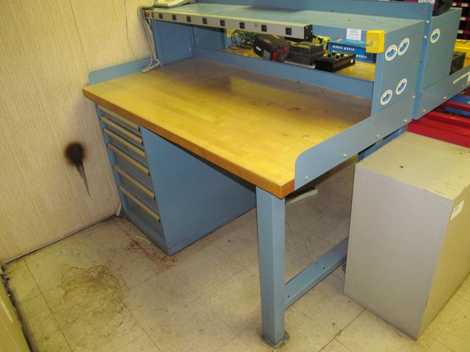 30" X 60" WOOD TOP WORK BENCH W/ 5-DRAWER LISTA CABINET (TECH LAB)