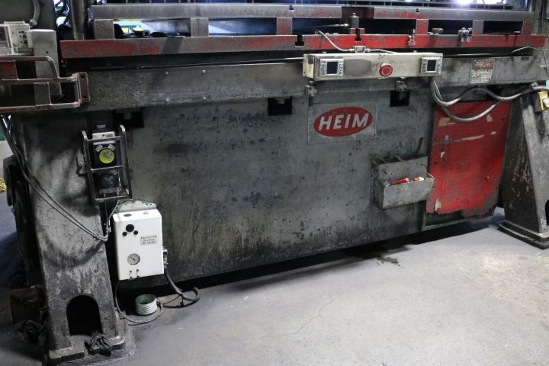 HEIM MODEL 300-48-102, 300-TON STRAIGHTSIDE DOUBLE CRANK PRESS, 8" STROKE, 28-SPM, 26.6" DIE HEIGHT, - Image 3 of 8