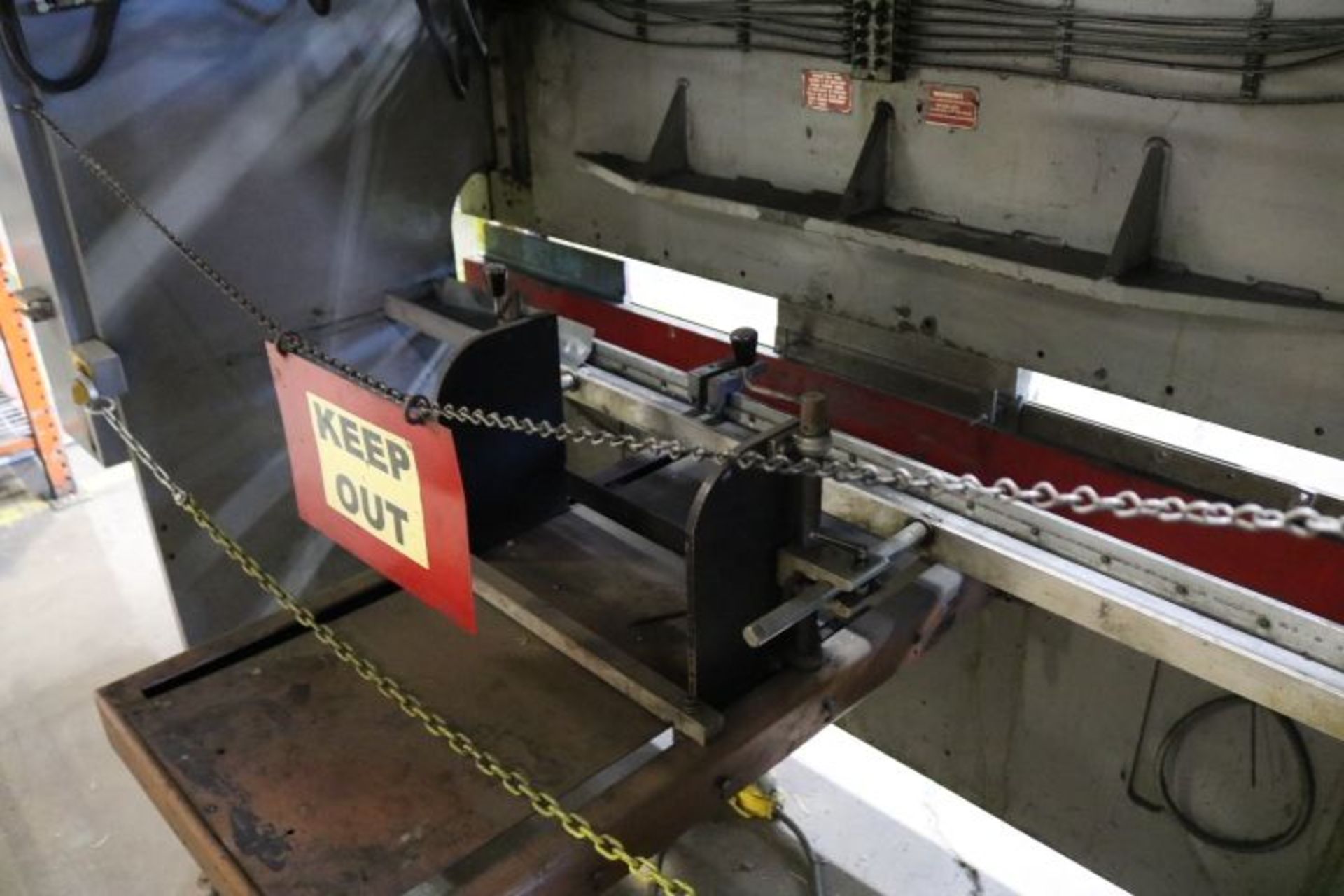 DIACRO MODEL 75-8, 75-TON X 8' PRESS BRAKE, PROTECH SYSTEMS GUARDING AND AUTOMATION PROGRAMMABLE 2KP - Image 4 of 5