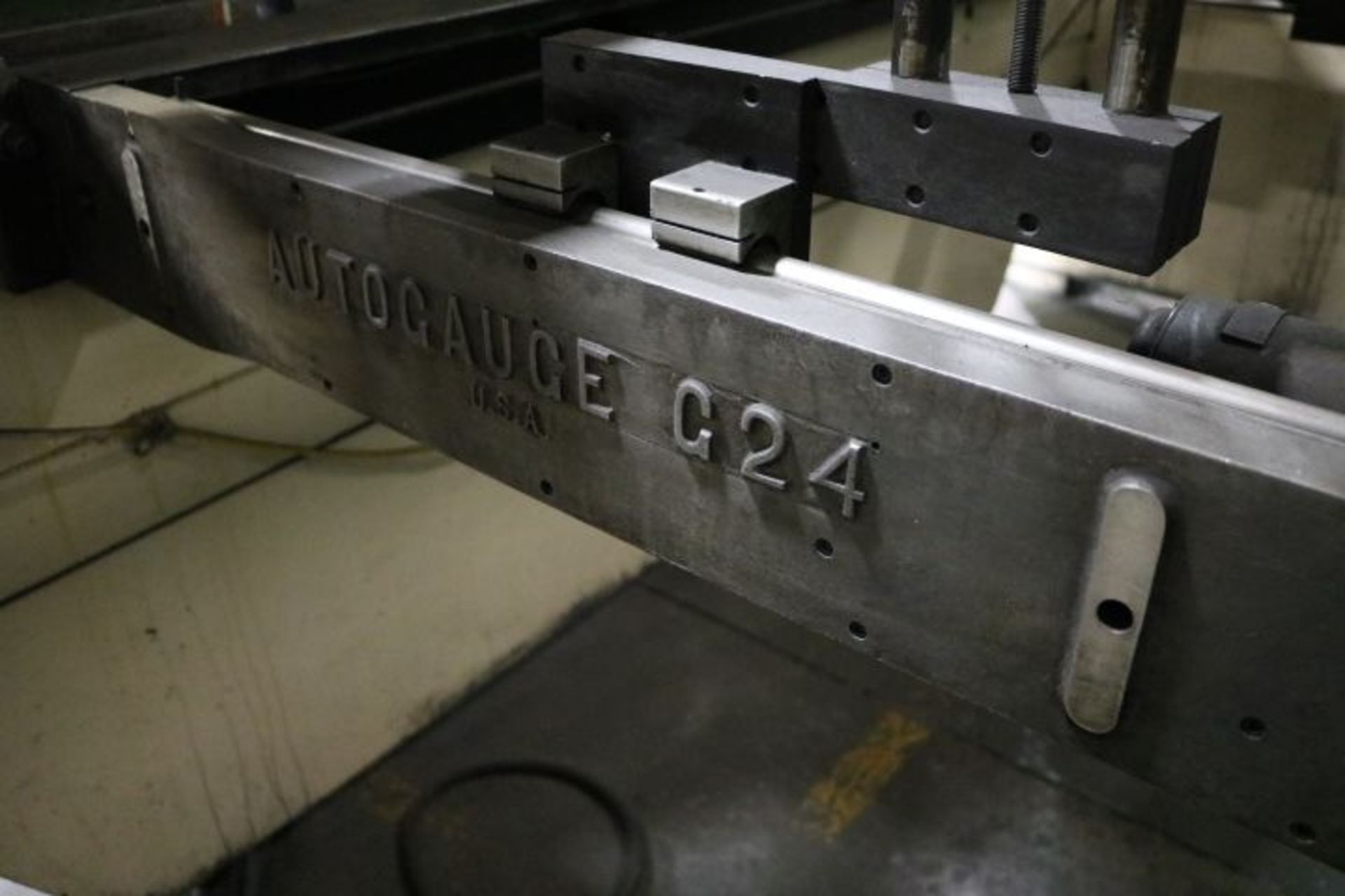 CINCINNATI MODEL 135 X 8, 135-TON X 8' PRESS BRAKE, S/N 40858, 10' OVERALL BED, 8" STROKE, W/ AUTO - Image 11 of 13