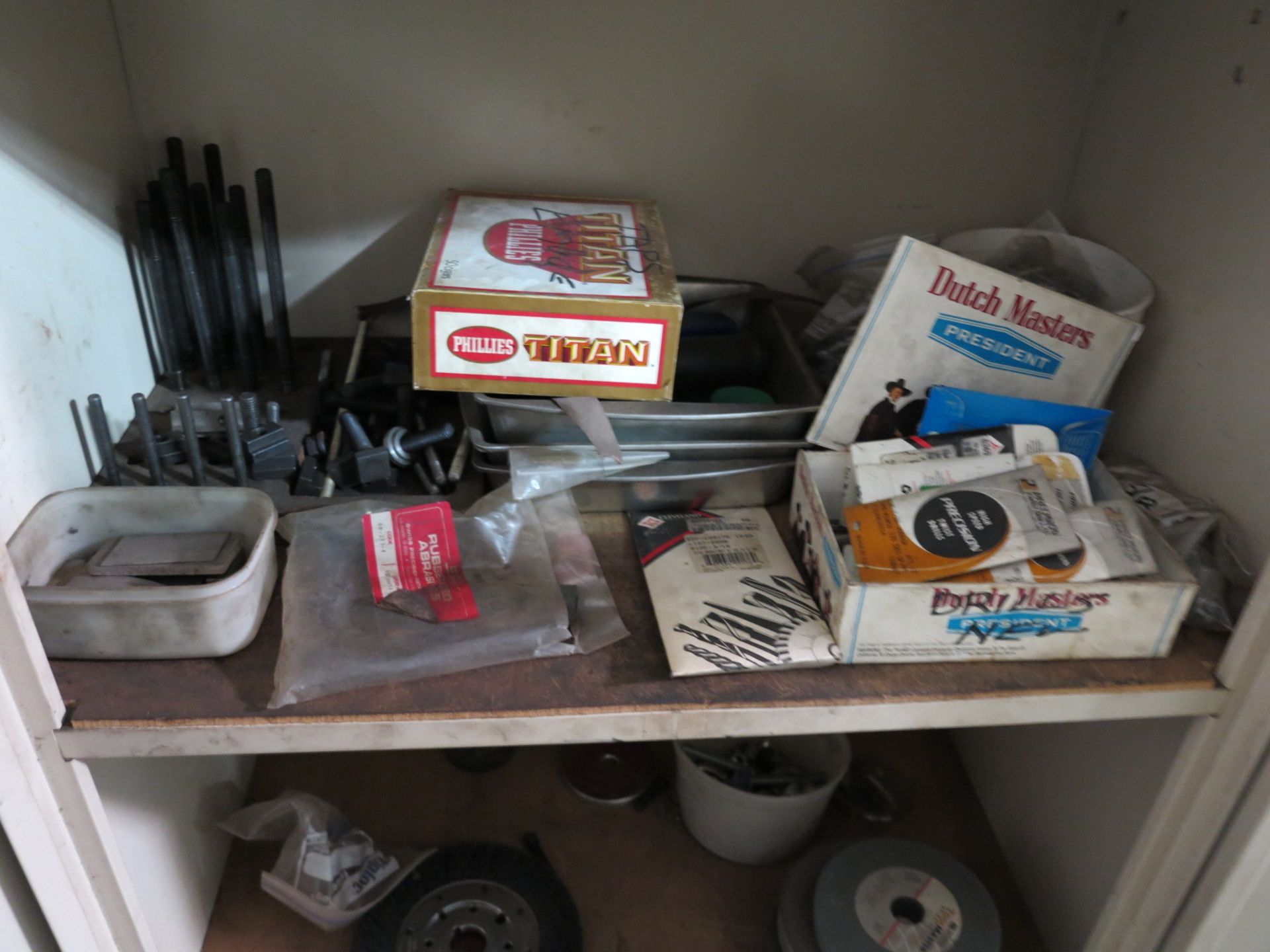 2-DOOR CABINET W/ CONTENTS OF MISC JIGS, TWIST DRILLS, GRINDING WHEELS, RIDGID ORBITAL SANDER - Image 3 of 5