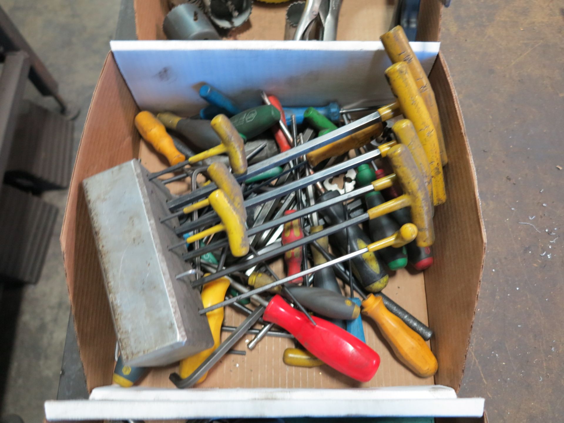 LOT - (3) BOXES OF HOLE SAWS AND MISC HAND TOOLS - Image 3 of 4