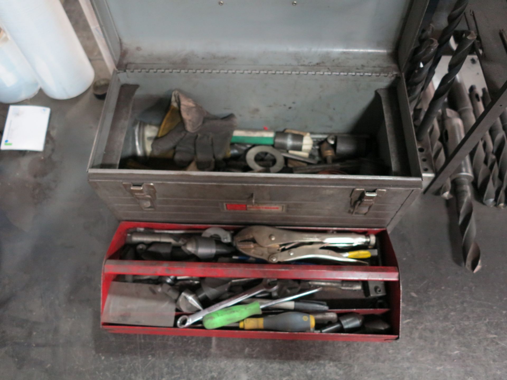 LOT - MORRIS TAPER TOOLING: COUNTERSINKS, DRILLS, REAMERS, MISC HAND TOOLS IN (2) TOOL BOXES, ETC. - Image 2 of 3