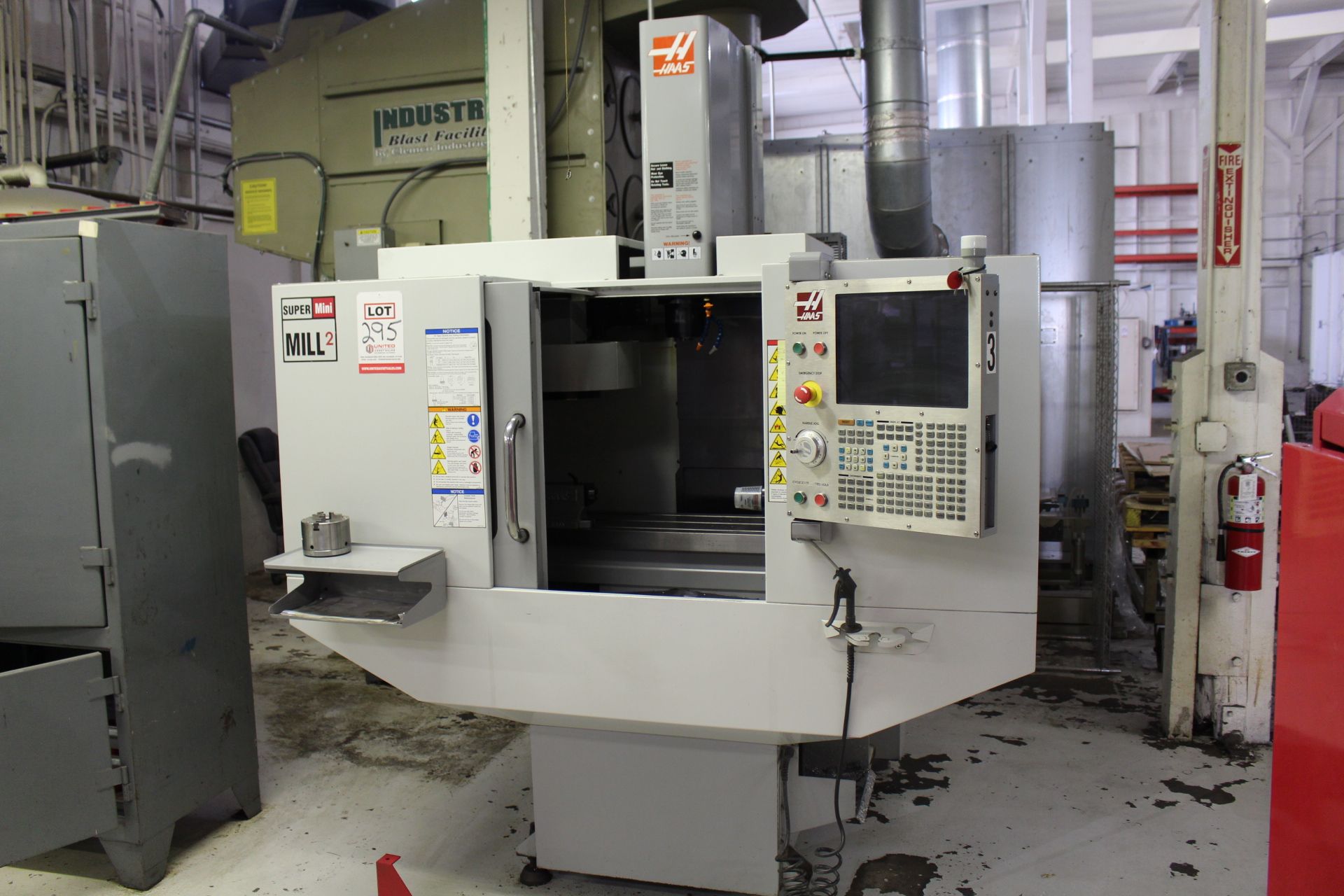 2005 HAAS SUPERMINI MILL 2 CNC VERTICAL MILL, S/N 1071623, 20" X, 16" Y, 14" Z, 40" X 14" TABLE, - Image 2 of 6