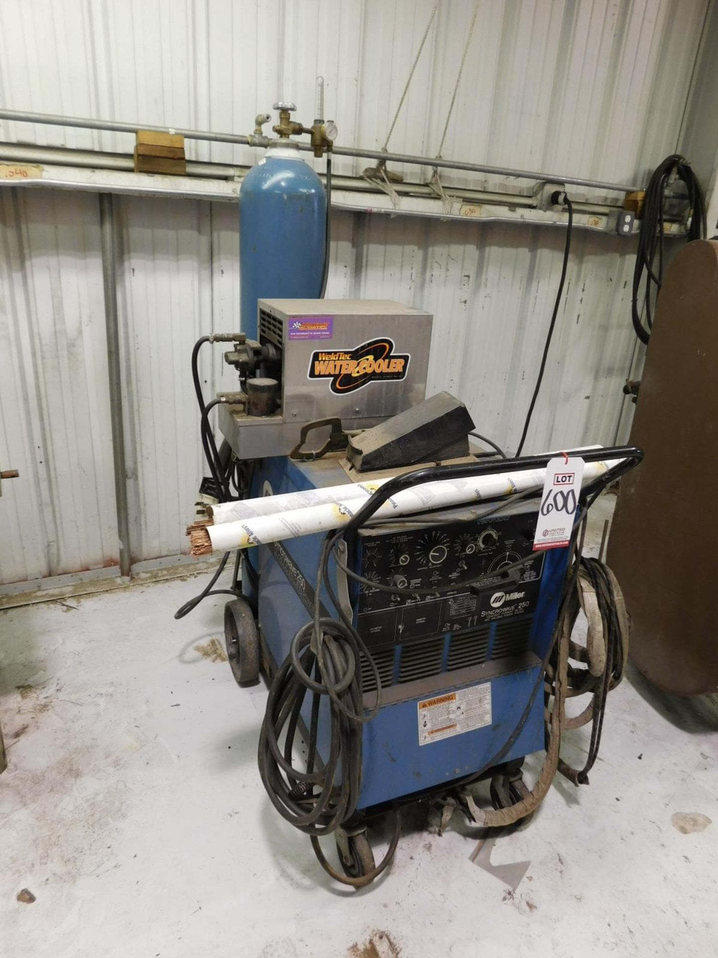 MILLER SYNCROWAVE 250 WELDER, STOCK NO. 903056, S/N KC242018, W/ COOLER, (ARGON TANK NOT INCLUDED)