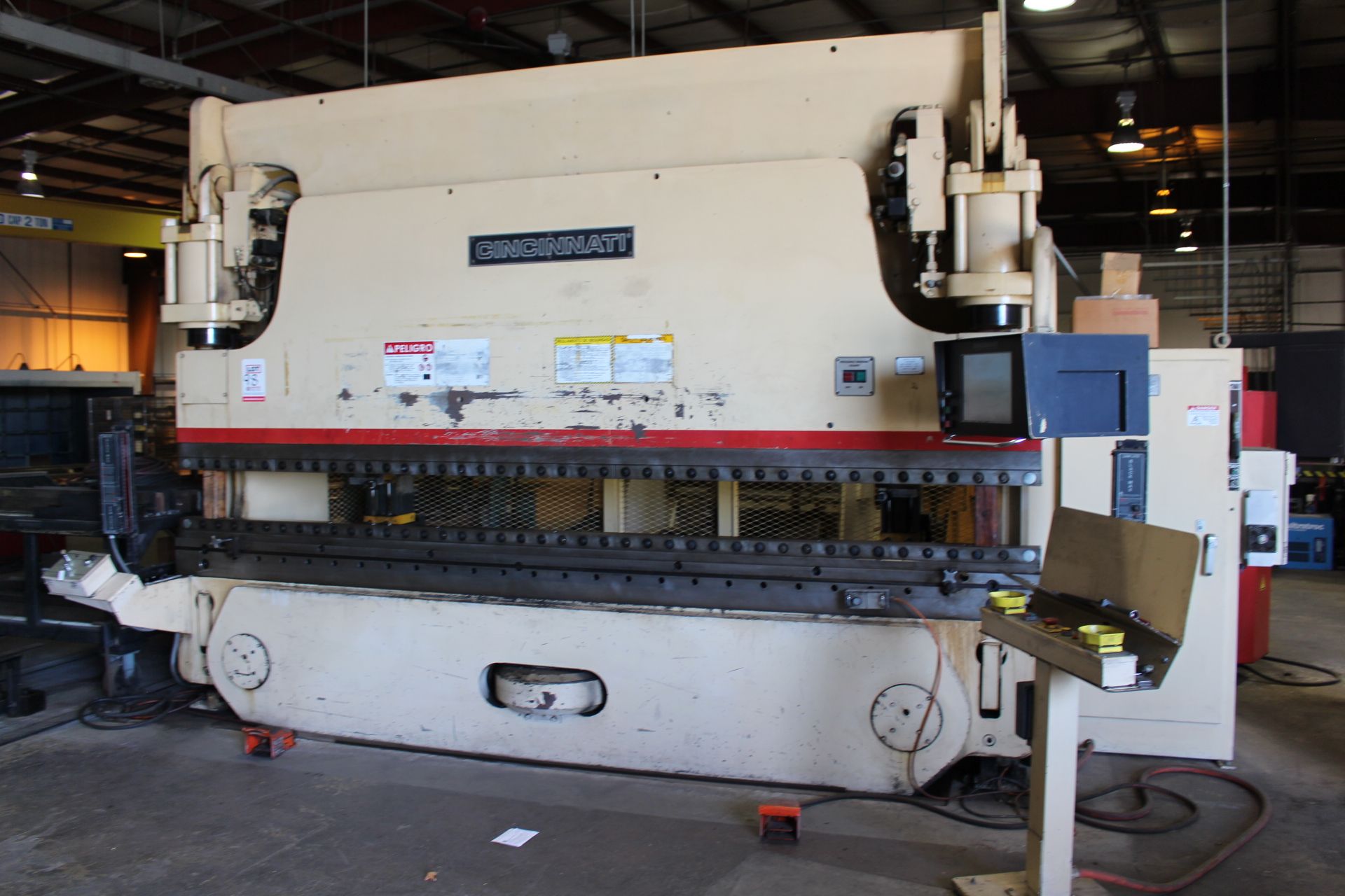 CINCINNATI 230AFX12 CNC HYDRAULIC PRESS BRAKE, S/N 49534, 230 TON X 14', TOP & BOTTOM CLAMPING, - Image 2 of 8