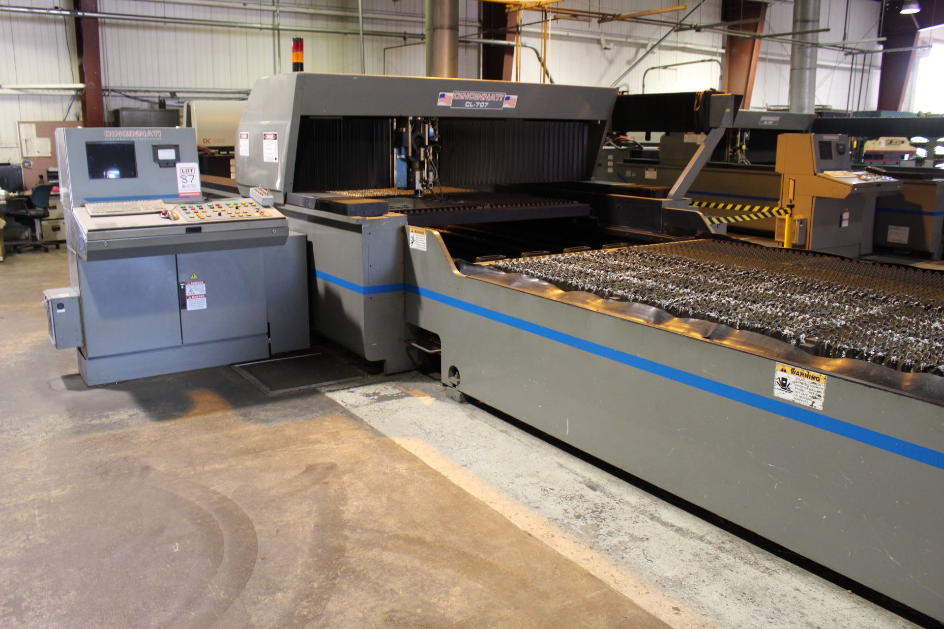 2002 CINCINNATI CL-707, 3500-WATT DUAL PALLET LASER CENTER, S/N 52718, 6' X 12', TABLES, ROFIN DC035 - Image 3 of 10