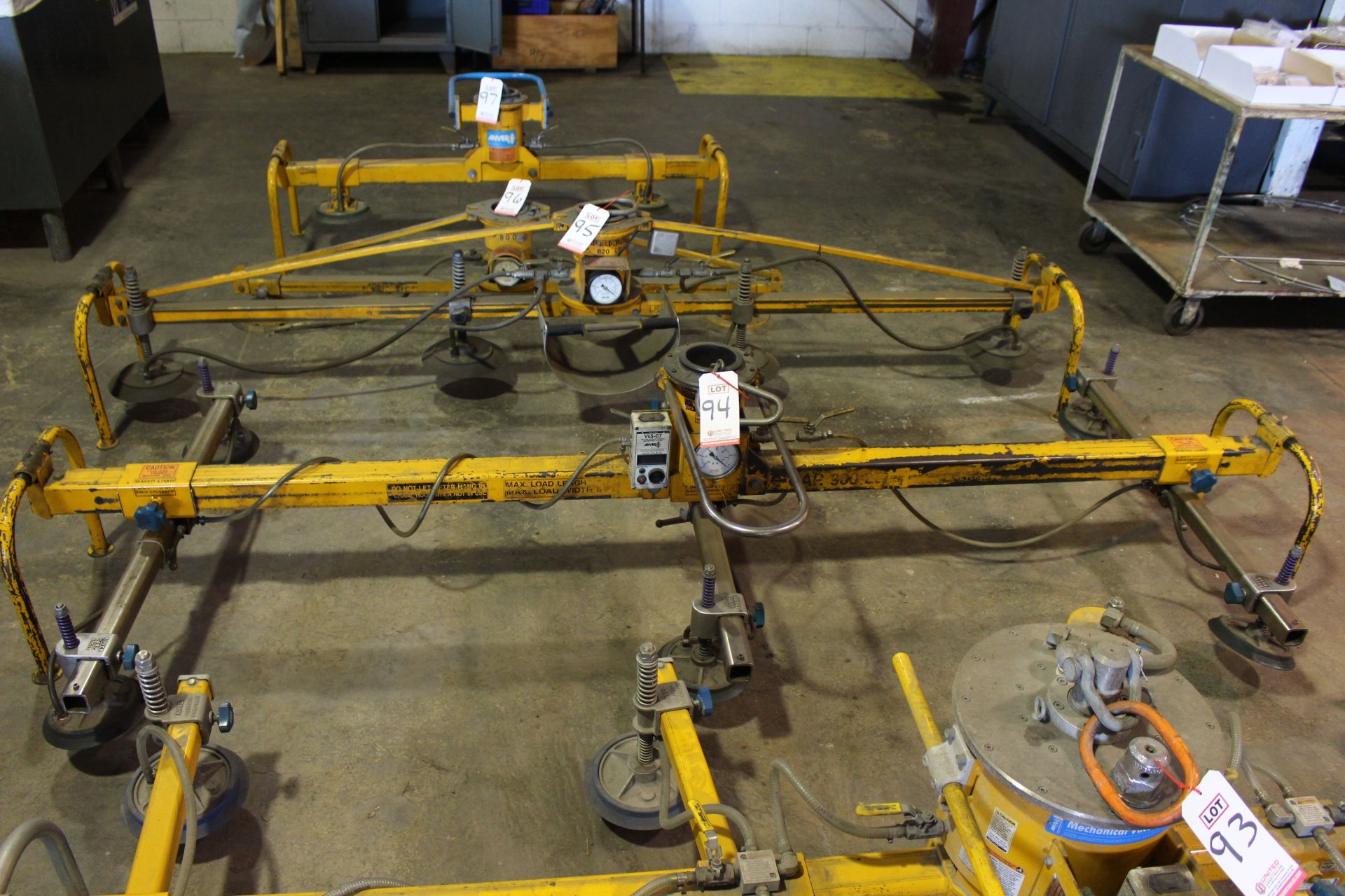 ANVER 900 LB MECHANICAL VACUUM LIFTER, MODEL M90M6-110-3/44, MAX LOAD LENGTH 12', MAX LOAD WIDTH 6'