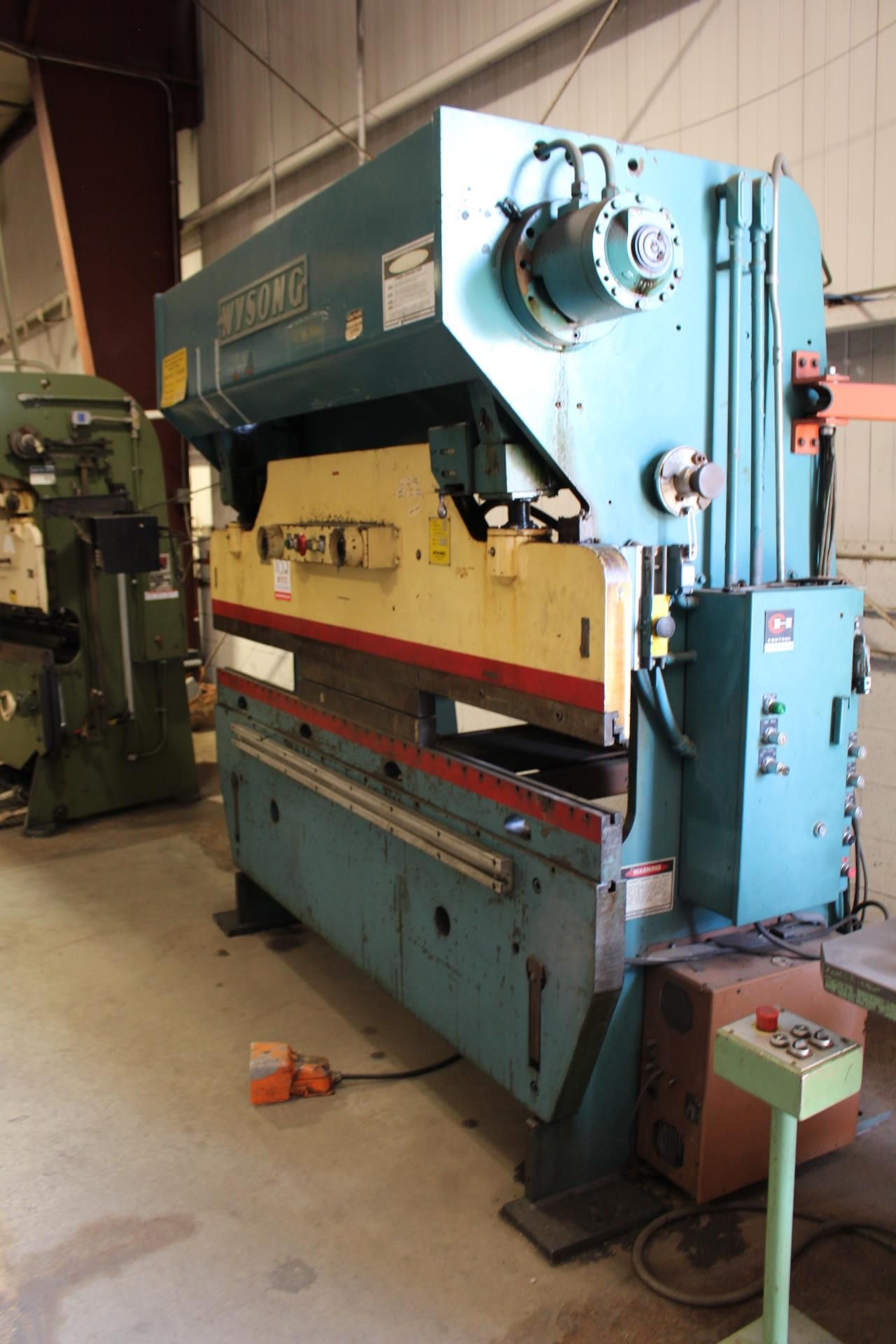 WYSONG H-55-6 HYDRA-MECHANICAL PRESS BRAKE, S/N HPB21-113, 55 TON X 6', DYNABEND 3 CONTROL - Image 3 of 4