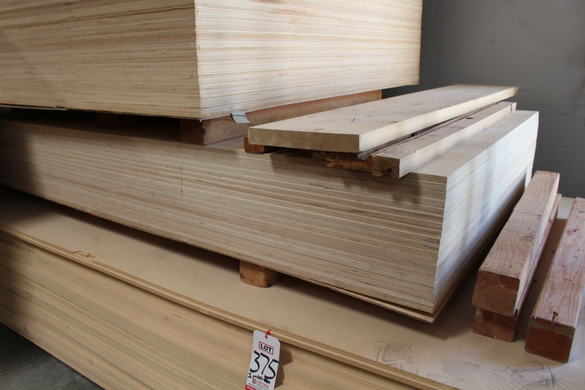 LOT - (4) STACKS OF HIGH QUALITY BIRCH PLYWOOD: (19) PCS OF 5/8" X 4' X 8', (18) PCS OF 3/4" X 5' - Image 3 of 3