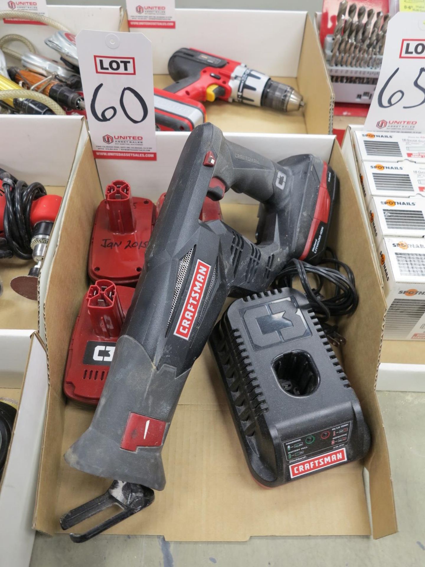 CRAFTSMAN 19.2V CORDLESS RECIPROCATING SAW, W/ (4) 19.2V BATTERIES AND CHARGER